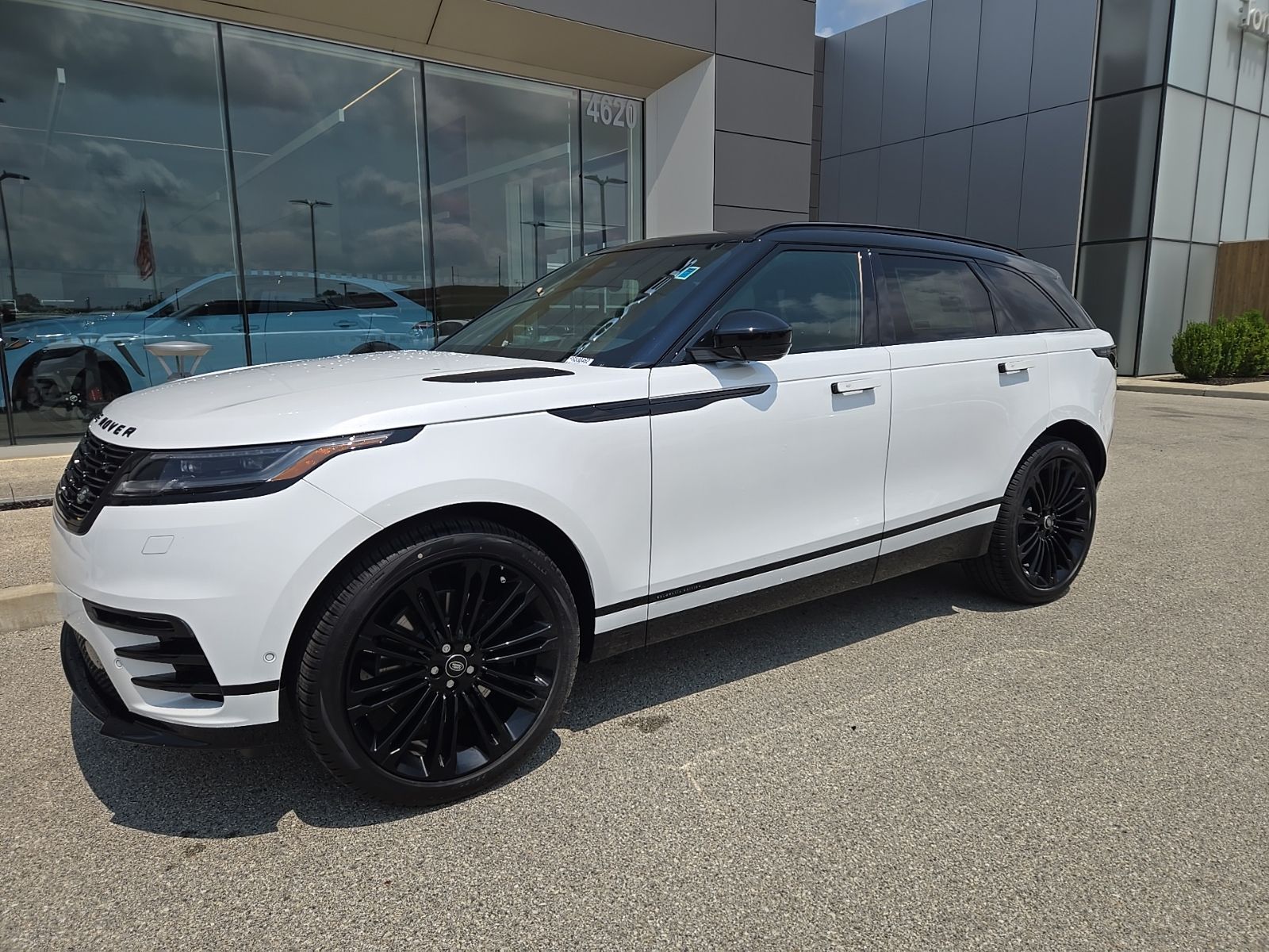 Pearl White 2026 Land Rover Range Rover Velar SUV / Crossover All-Wheel Drive 8-Speed Automatic