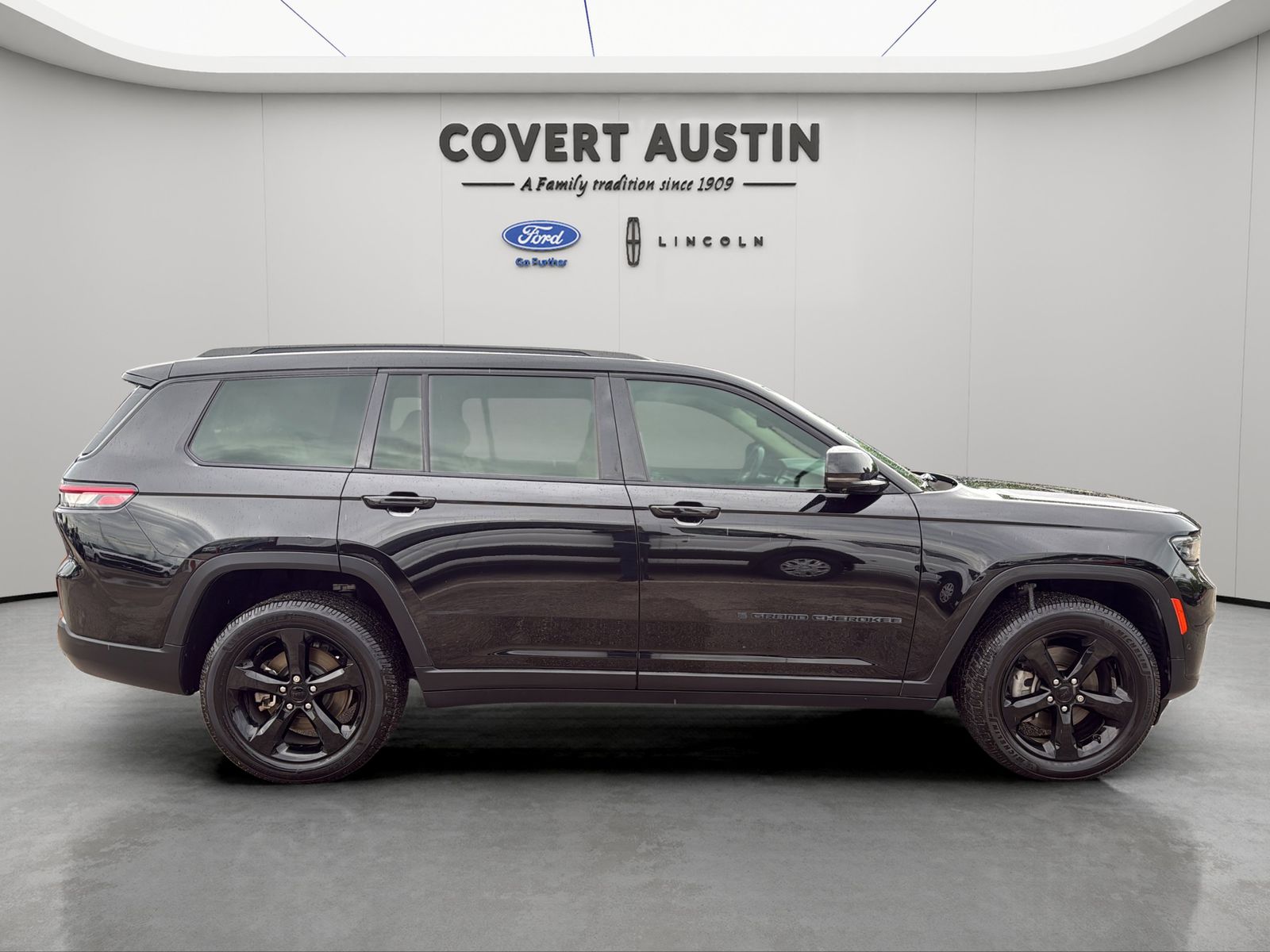 Used Car 2022 Jeep Grand Cherokee L  Limited For Sale Under $30,000 In Austin, Texas