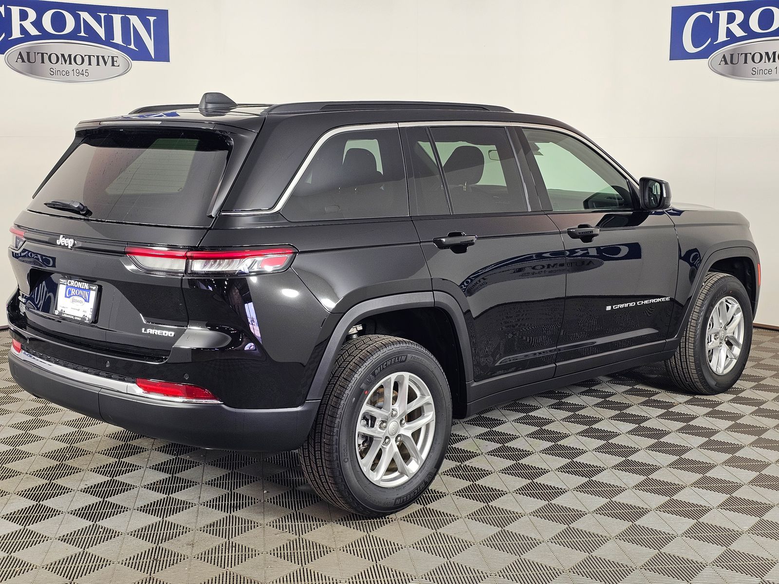 View vehicle photo 5