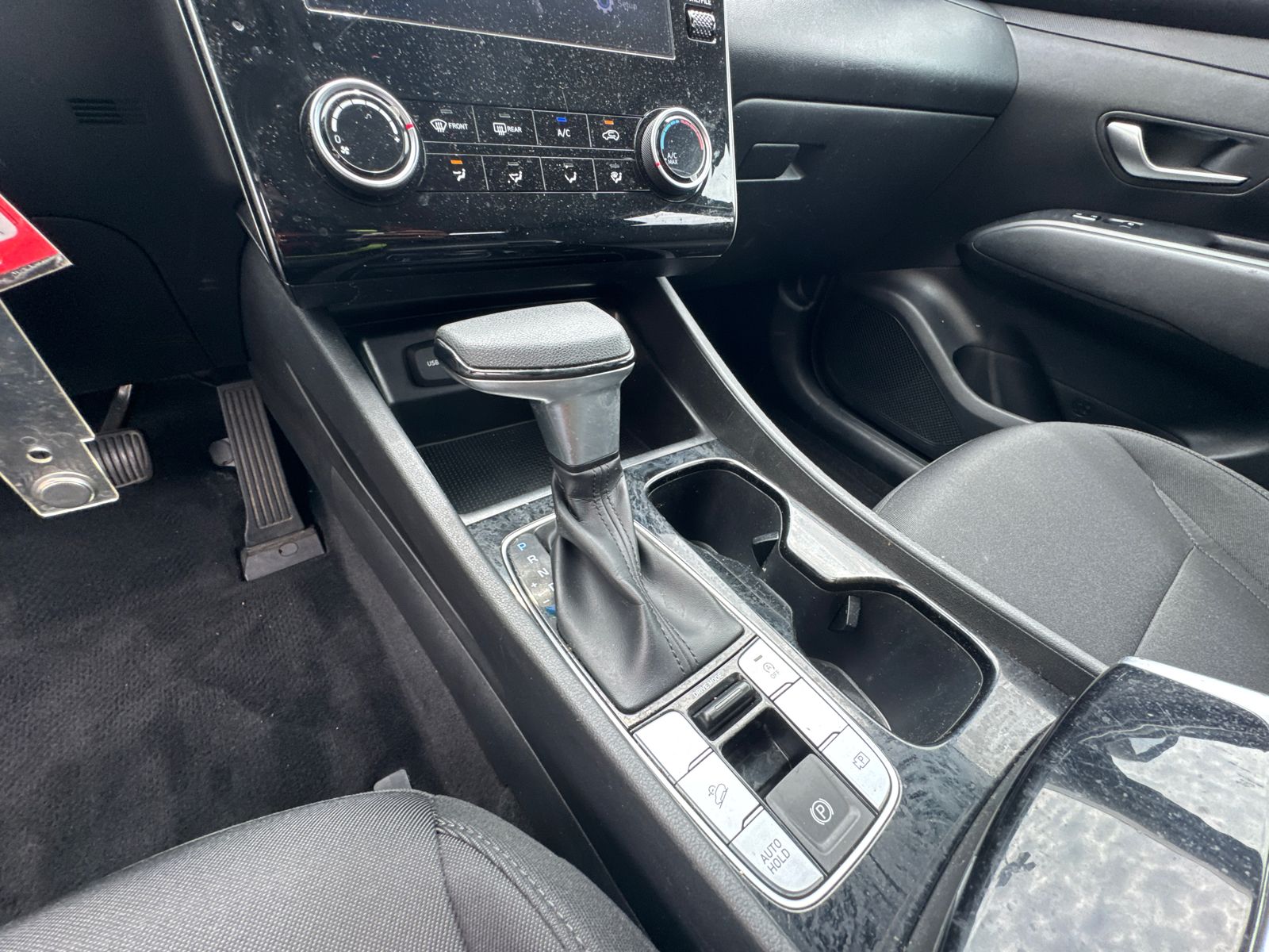 Used 2024 Silver Hyundai SE image 29