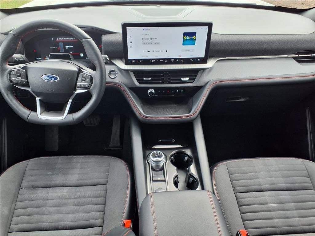 2025 Ford Explorer ST-Line - 10
