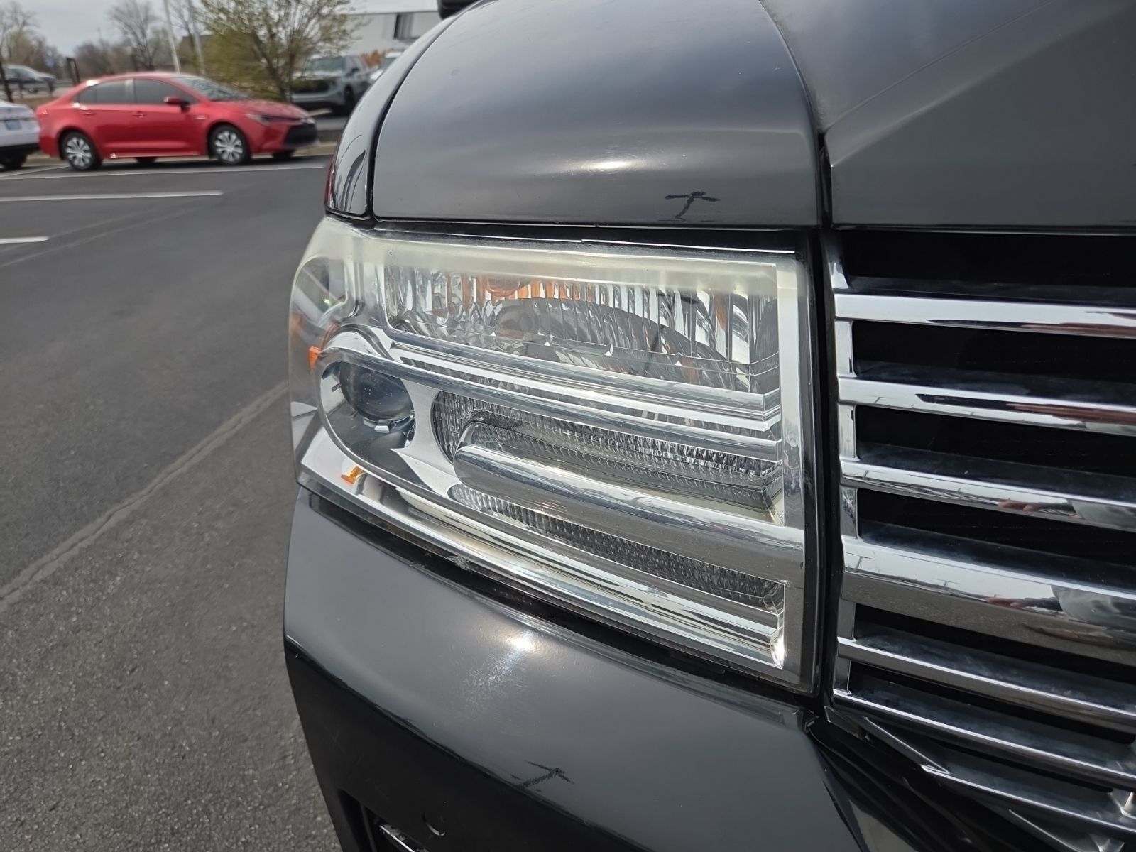 View vehicle photo 4