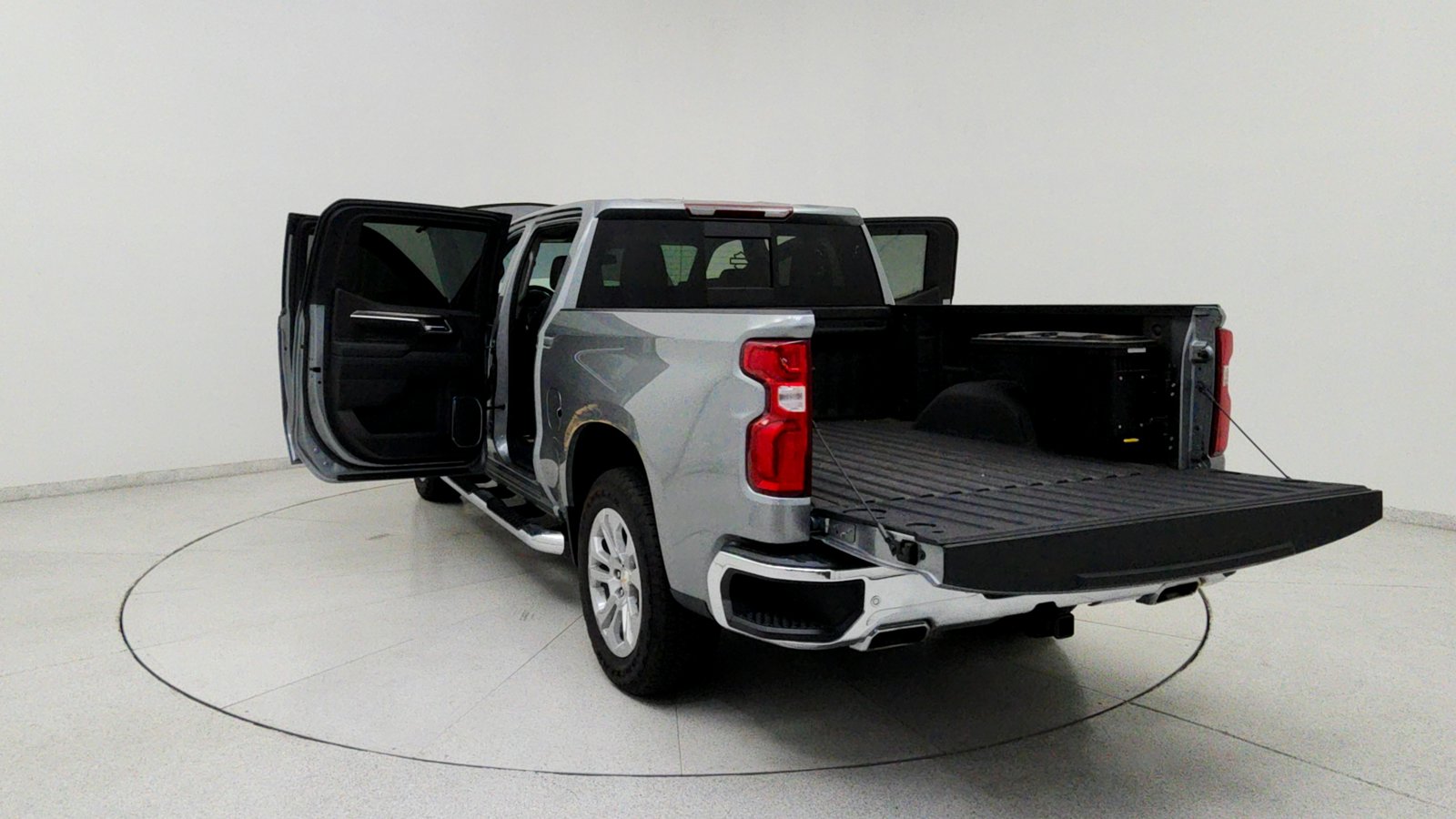 Used 2025 Gray Chevrolet LTZ image 13
