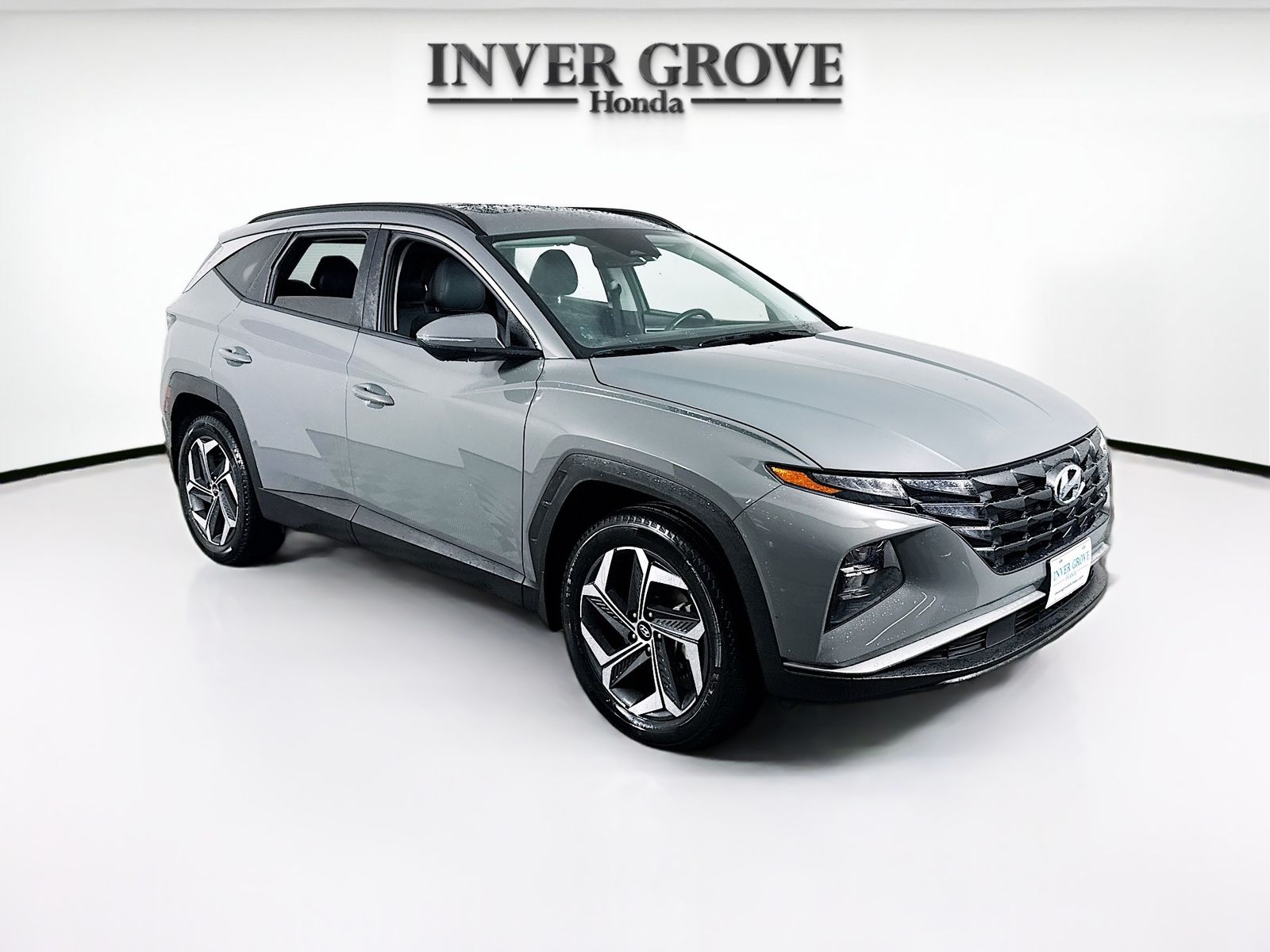 View vehicle photo 3