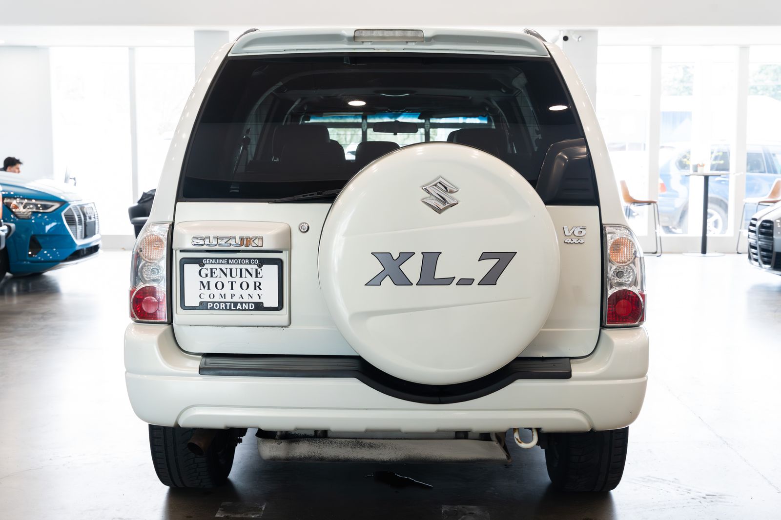 View vehicle photo 5