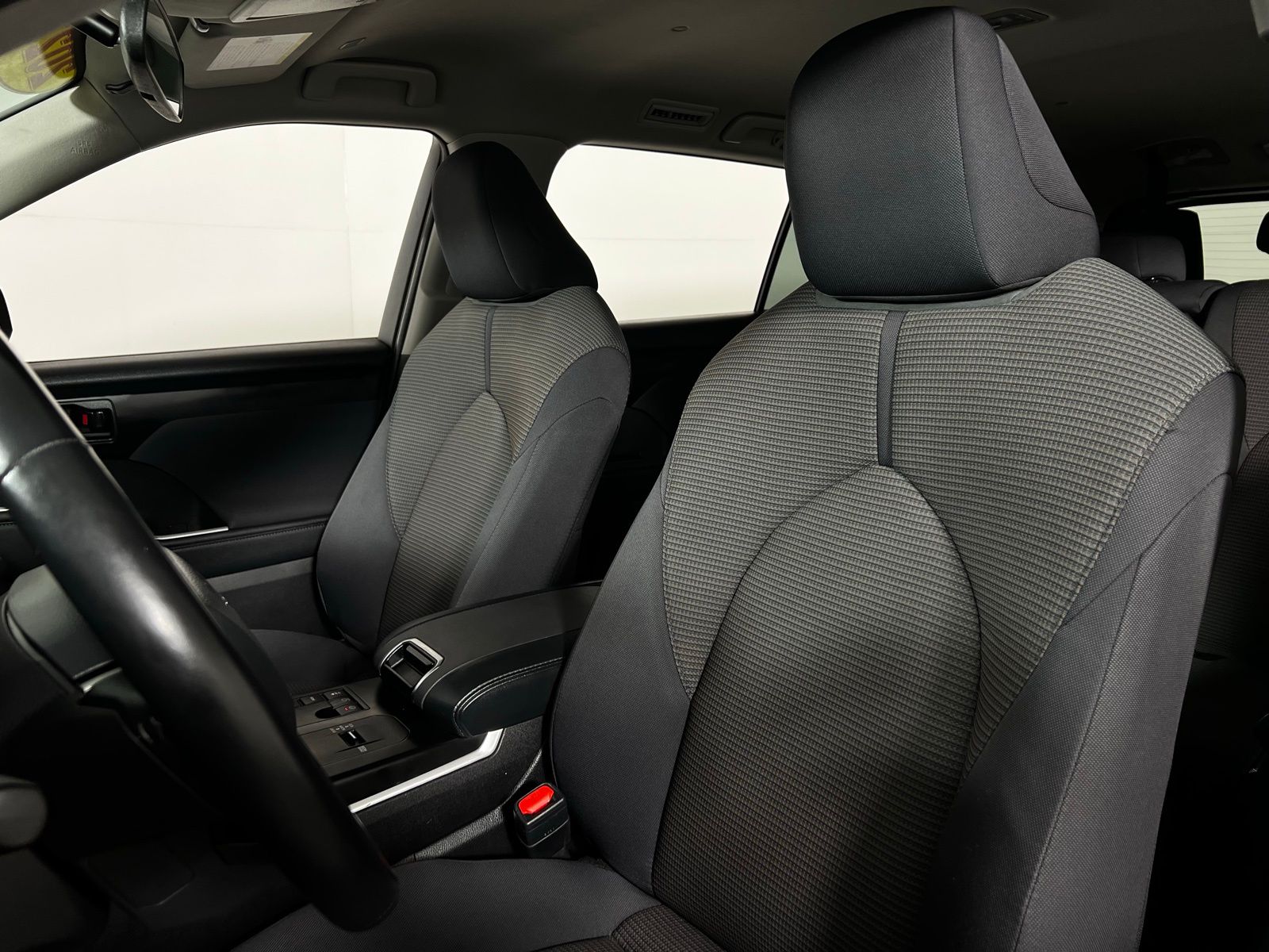 Thumbnail: 2023 Toyota Highlander - 13