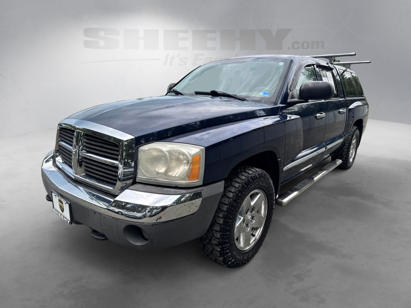 Used 2005 Blue Dodge SLT image 17