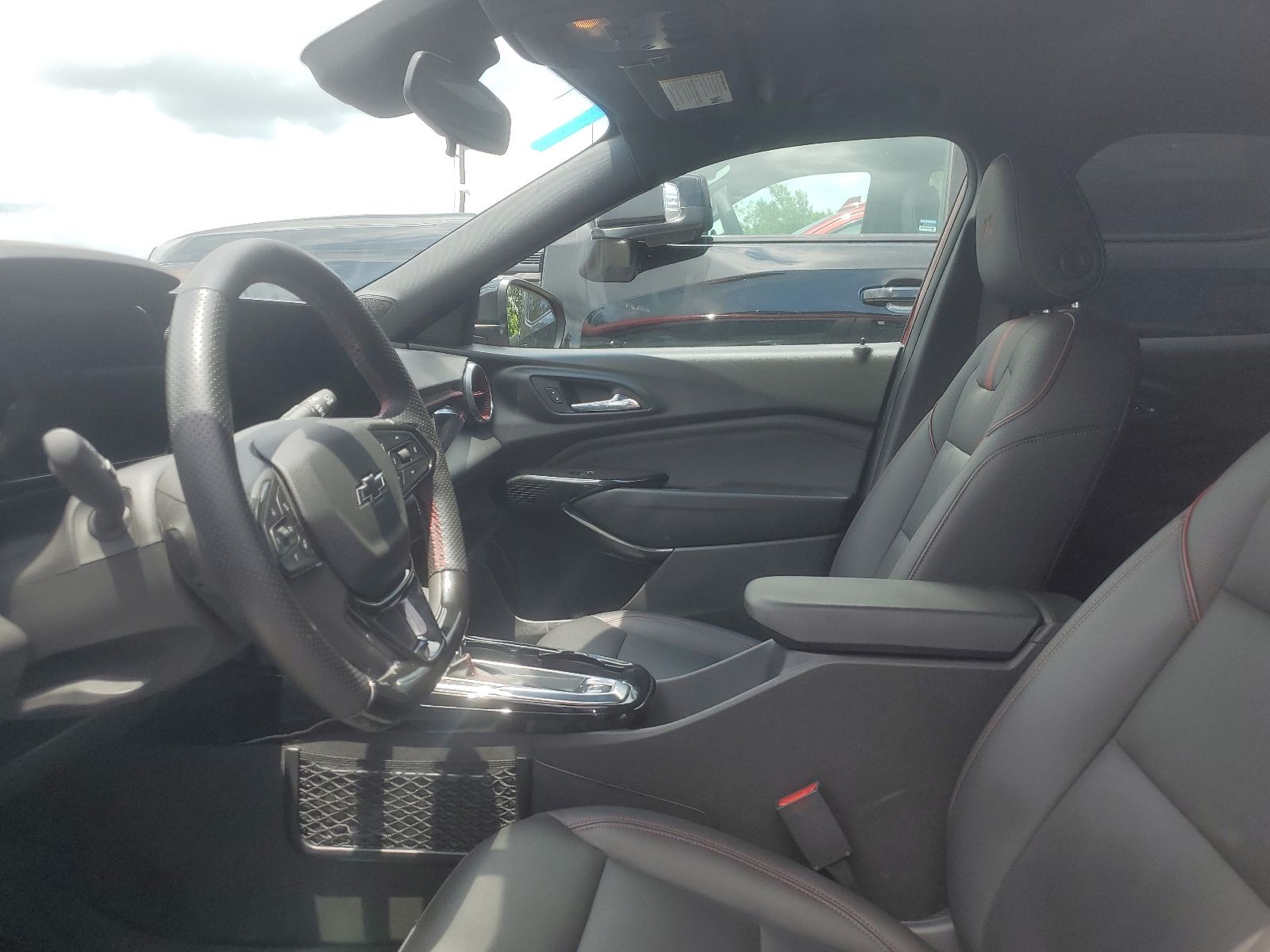 2024 Chevrolet Trax 2RS Red at Supreme Chevrolet of Gonzales