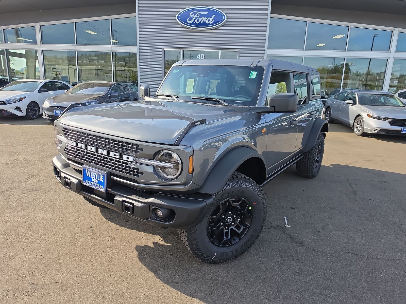 Carbonized Gray Metallic 2026 Ford Bronco Badlands 4-Door 4WD SUV / Crossover Four-Wheel Drive Automatic