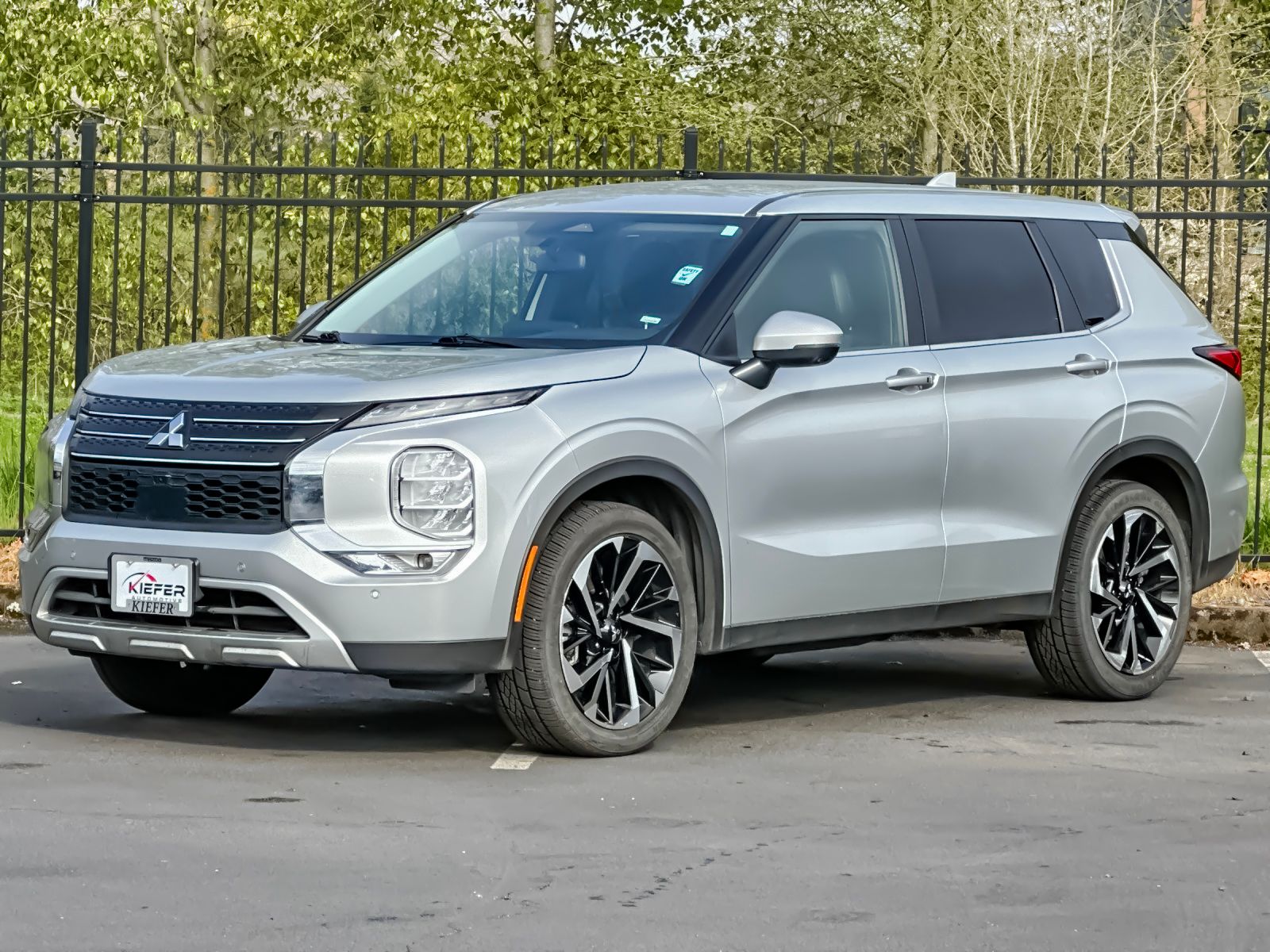 View vehicle photo 7