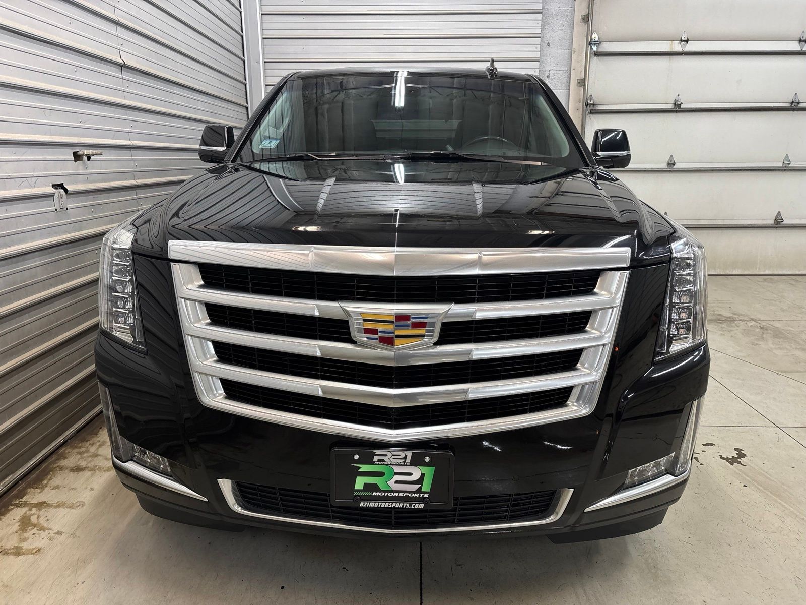 Photo 2 of 2019 Cadillac Escalade Luxury