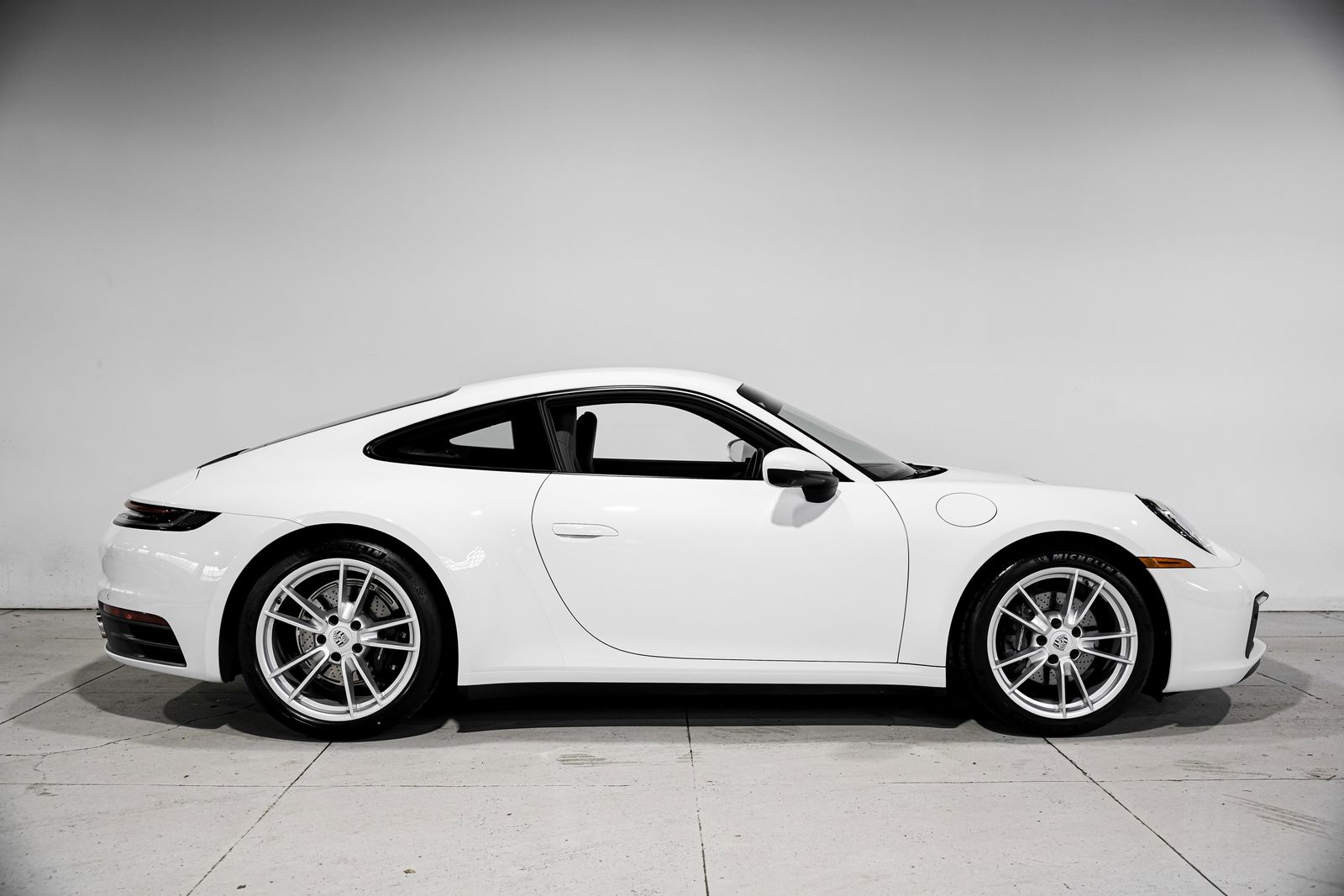2023 Porsche 911 Carrera — photo 1
