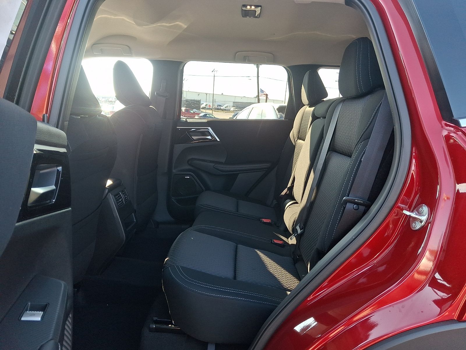 2026 Mitsubishi Outlander ES - Photo 9