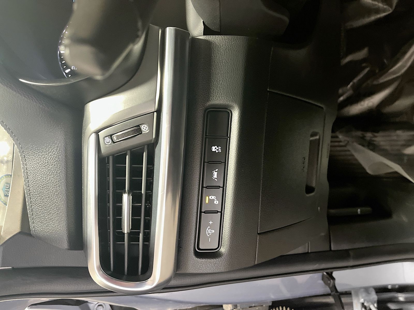 Used 2022 Silver Kia S image 10