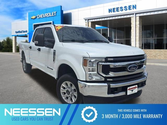 Oxford White 2022 Ford F-250 Super Duty XLT Crew Cab 4WD Pickup Truck Four-Wheel Drive Automatic