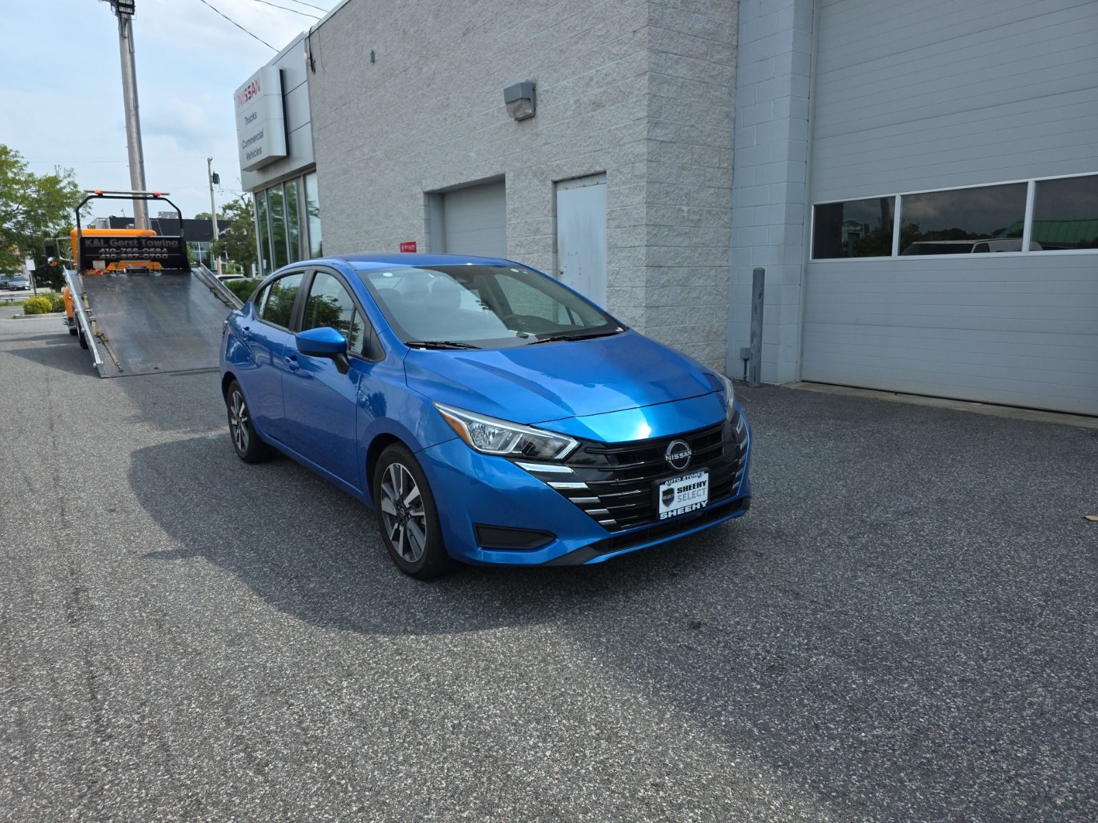 Electric Blue Metallic 2023 Nissan Versa Sedan Front-Wheel Drive Continuously Variable Transmission