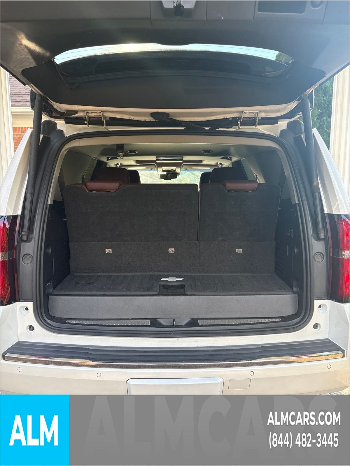 Used 2019 Iridescent Pearl Tricoat Chevrolet Premier image 11