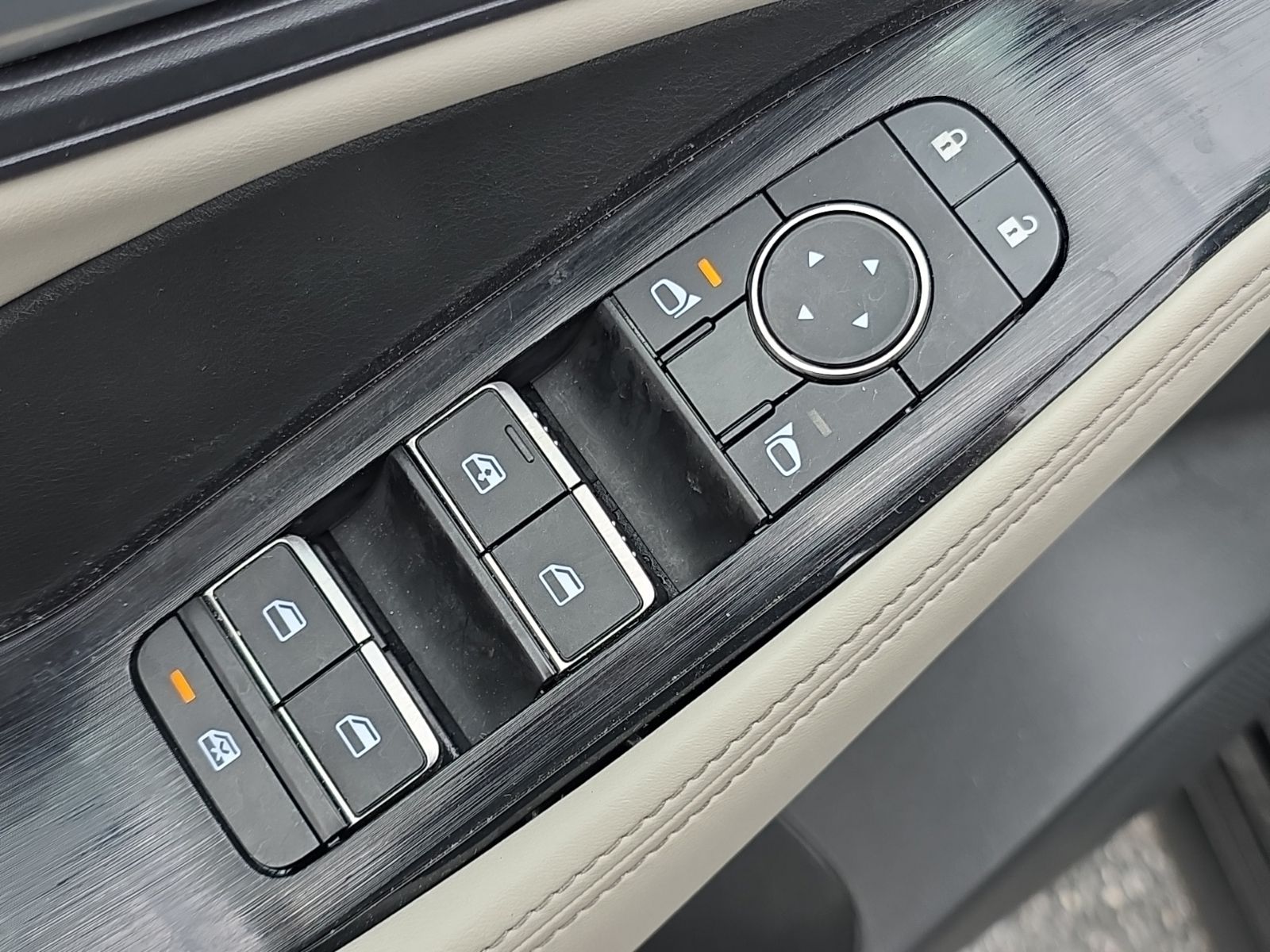 Used 2023 Black Nissan SL image 21