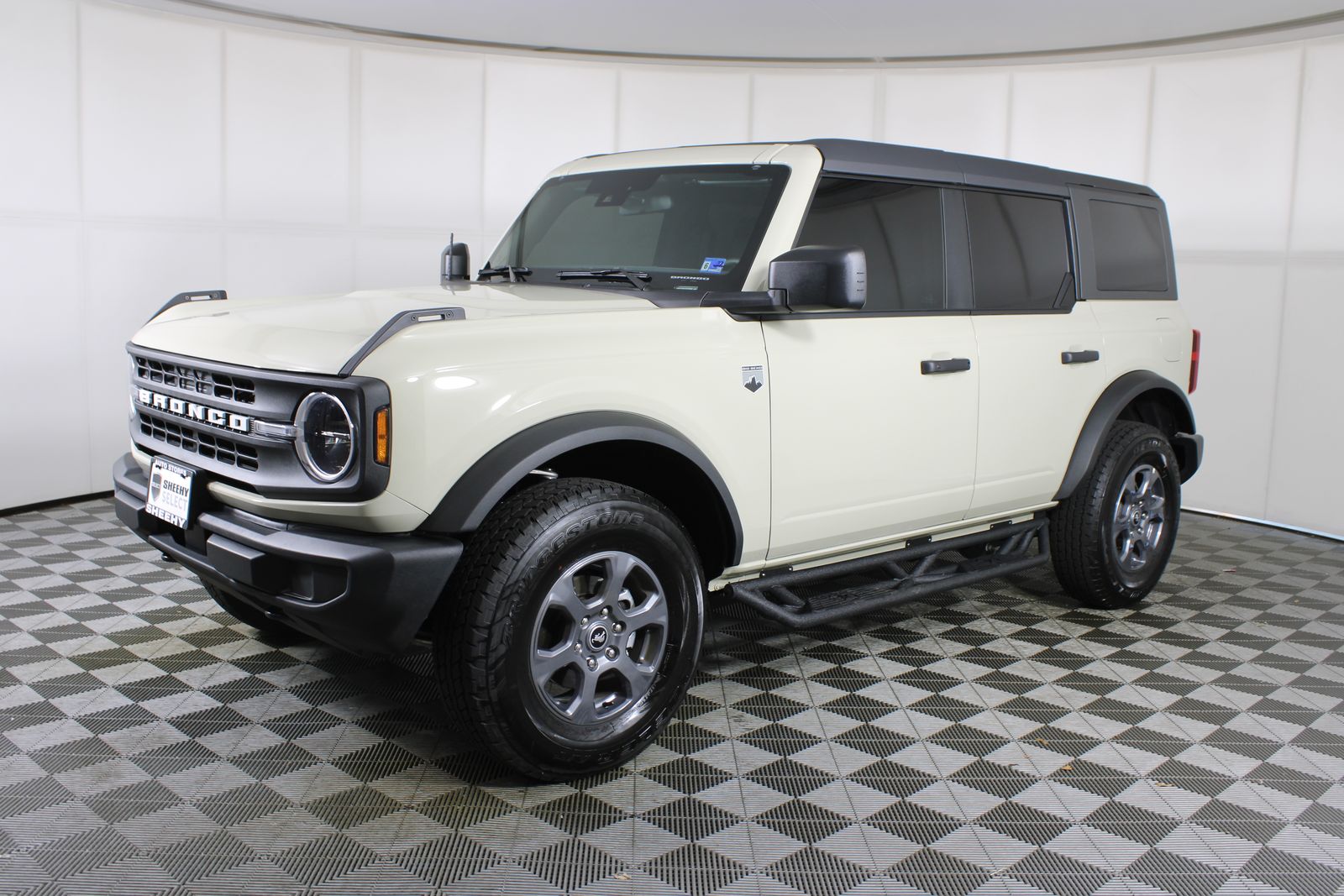 Used 2025 Beige Ford Big Bend image 3