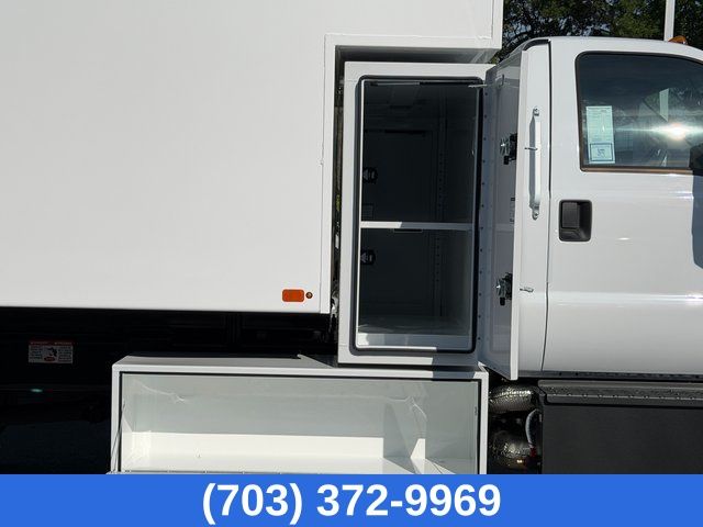 New 2027 Oxford White Ford Base image 5
