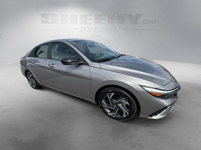 Used 2025  Hyundai SEL Sport image 2