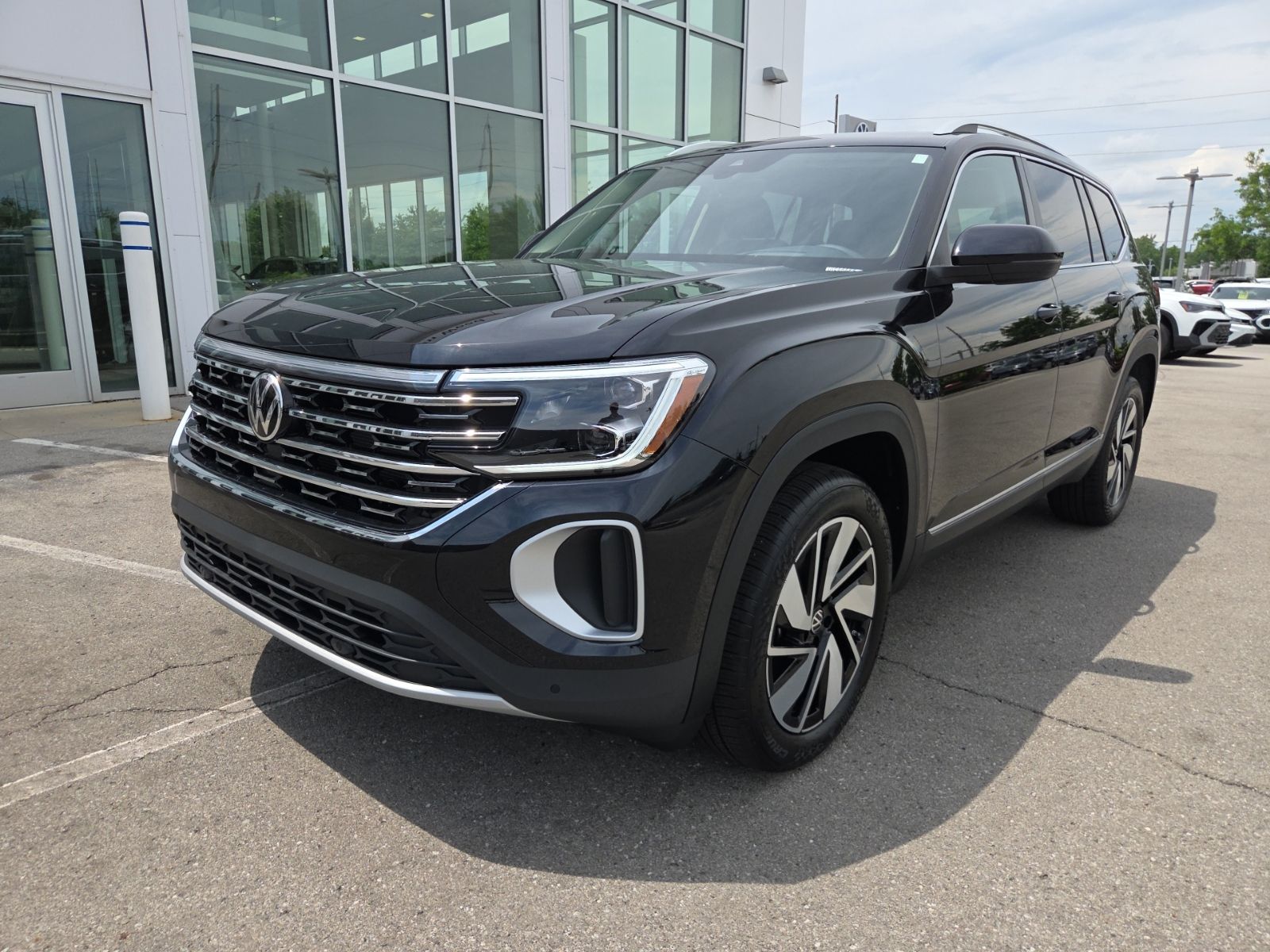 new 2026 Volkswagen Atlas car, priced at $48,738