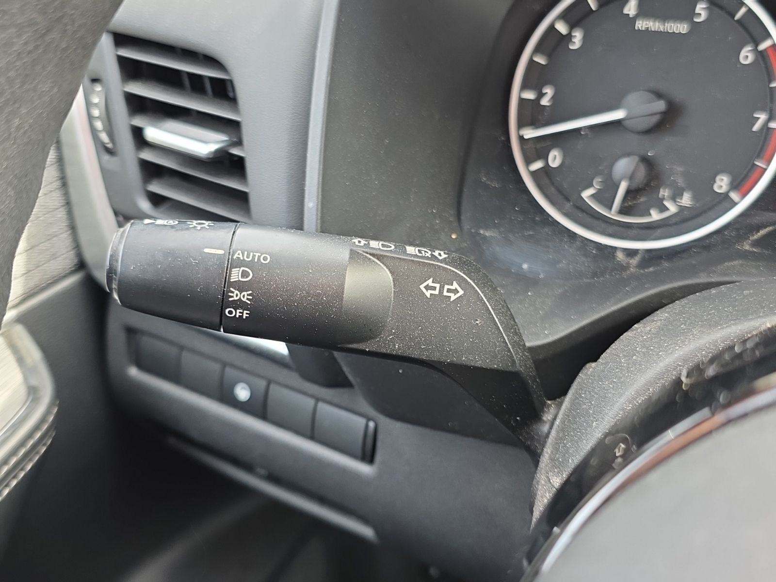 Used 2023 Gray Nissan SV image 39