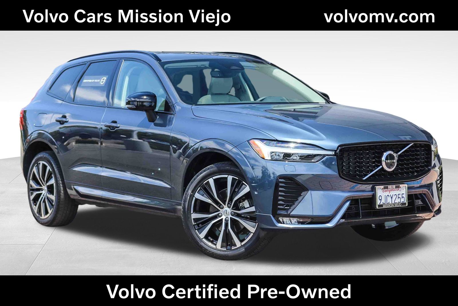 2023 Volvo XC60 B5 Plus Dark Theme
