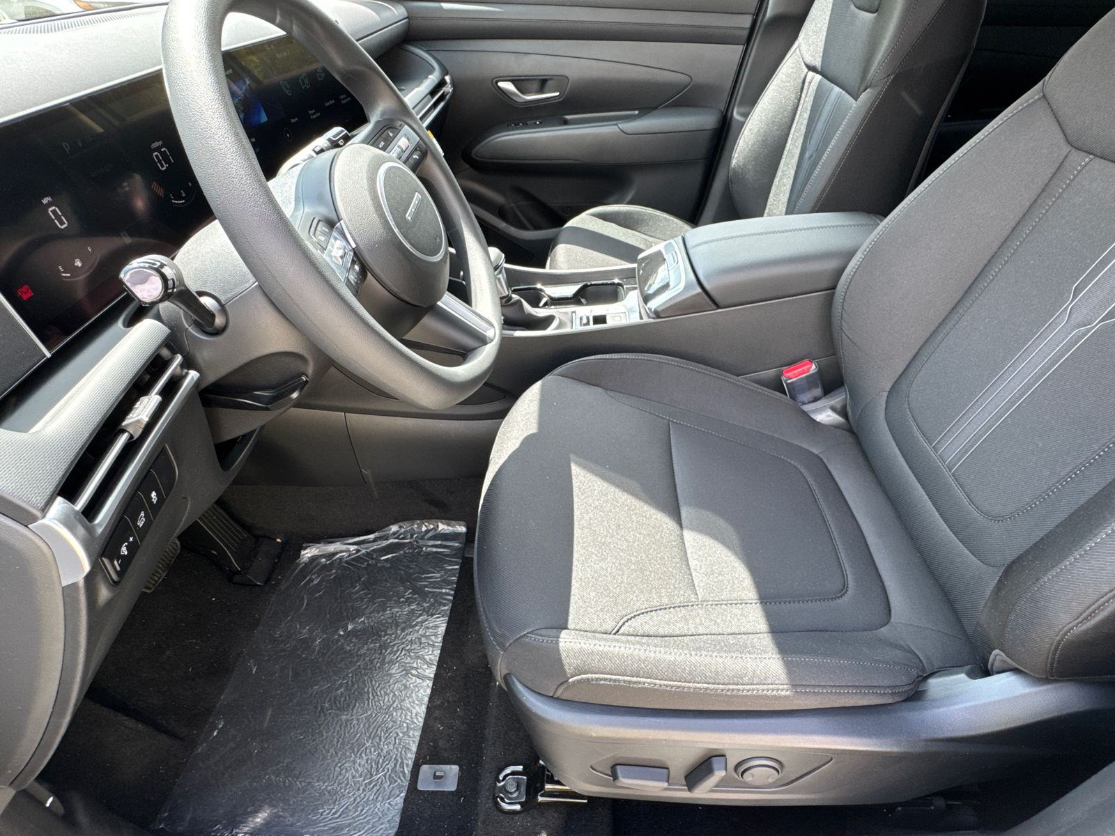 New 2025 White Hyundai SEL image 10