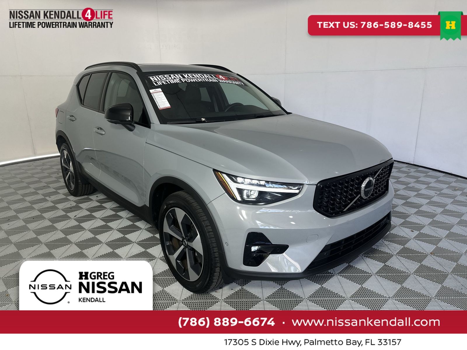 Vapour Gray Metallic 2026 Volvo XC40 B5 Plus AWD SUV / Crossover All-Wheel Drive Automatic