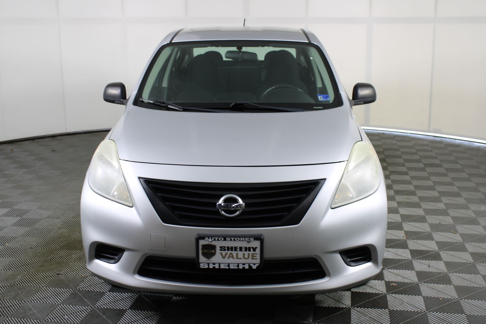 View vehicle photo 2