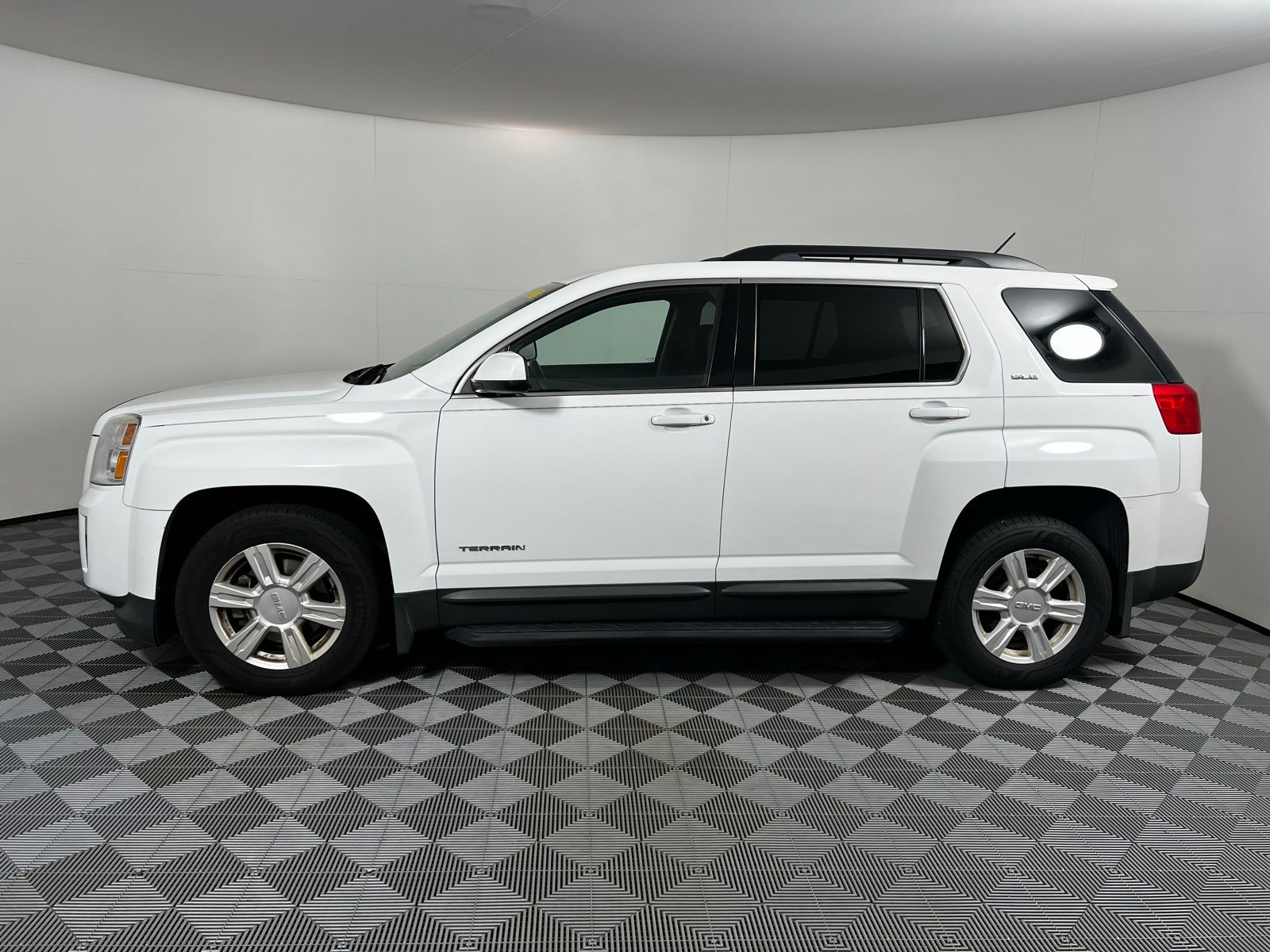 Thumbnail: 2015 GMC Terrain - 8