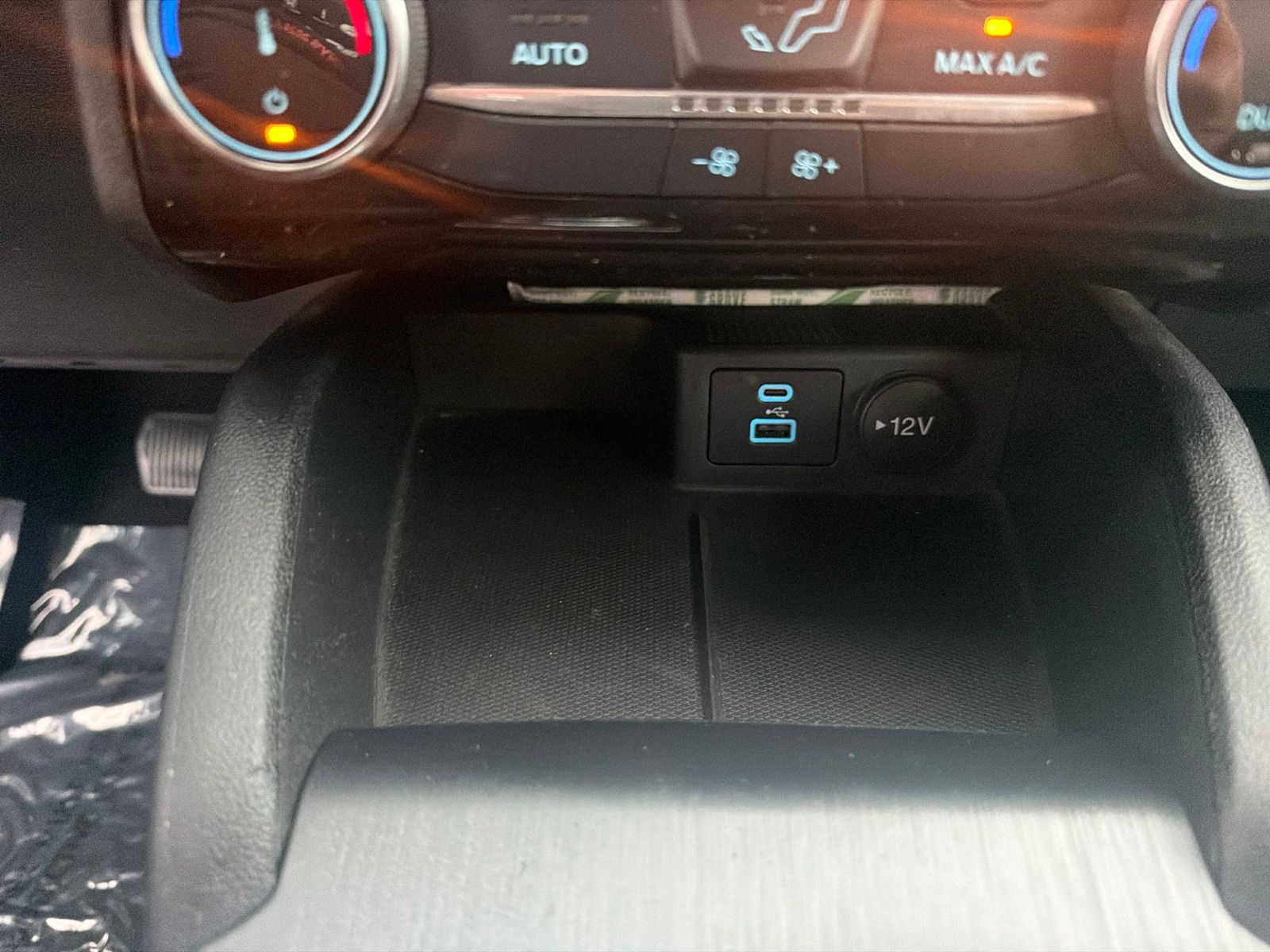 Certified Used 2022 Blue Metallic Ford SE image 17