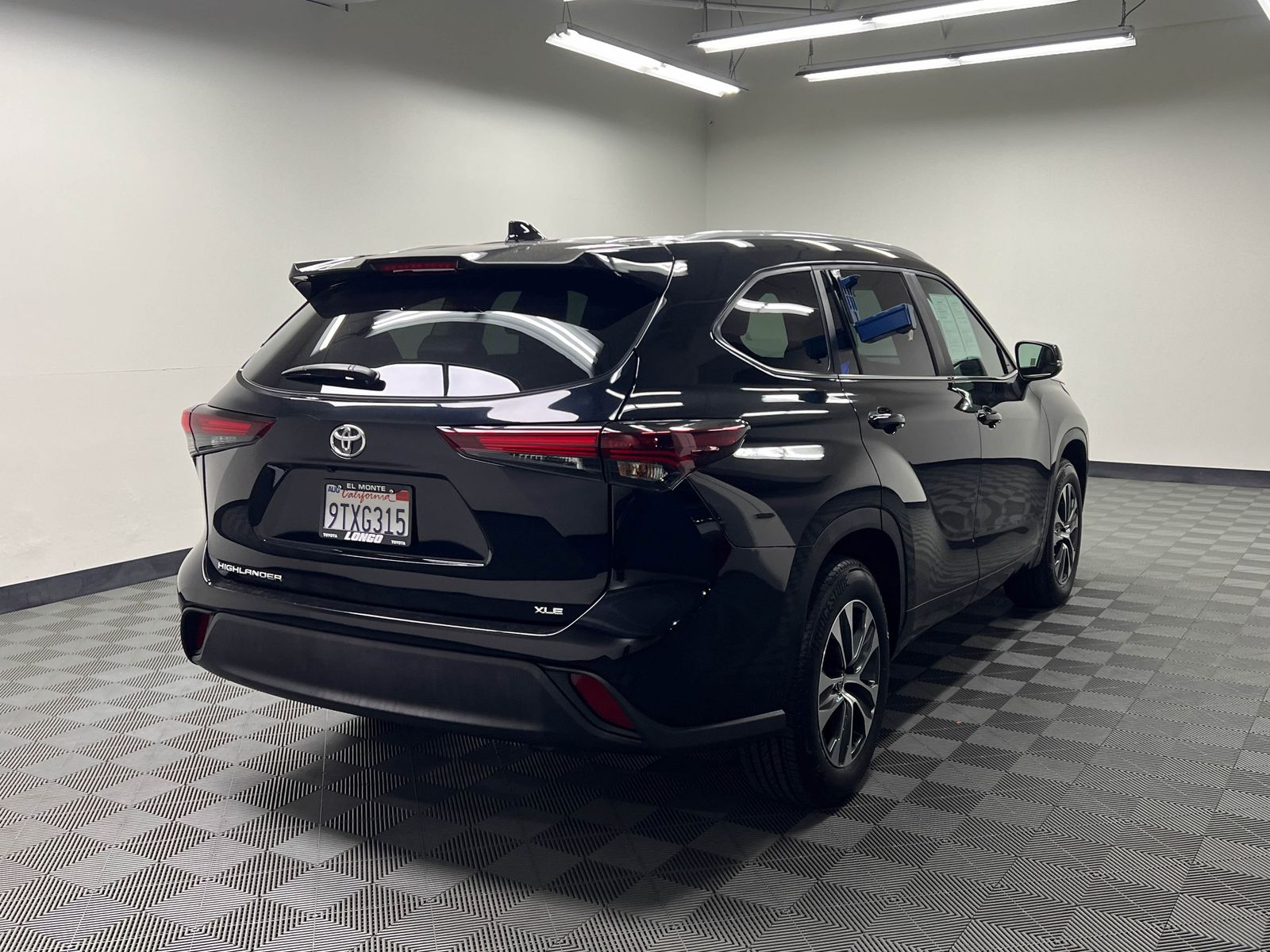 used 2025 Toyota Highlander car, priced at $43,388