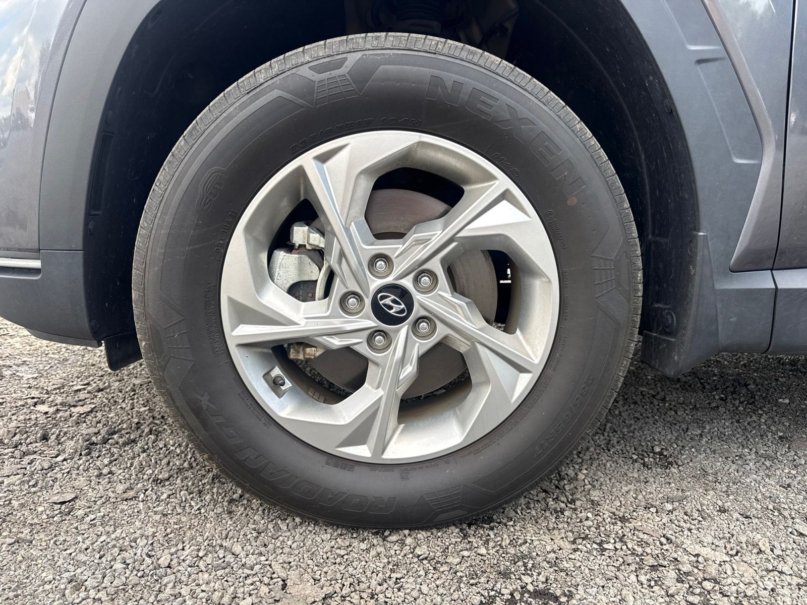 Used 2024 Gray Hyundai SEL image 27