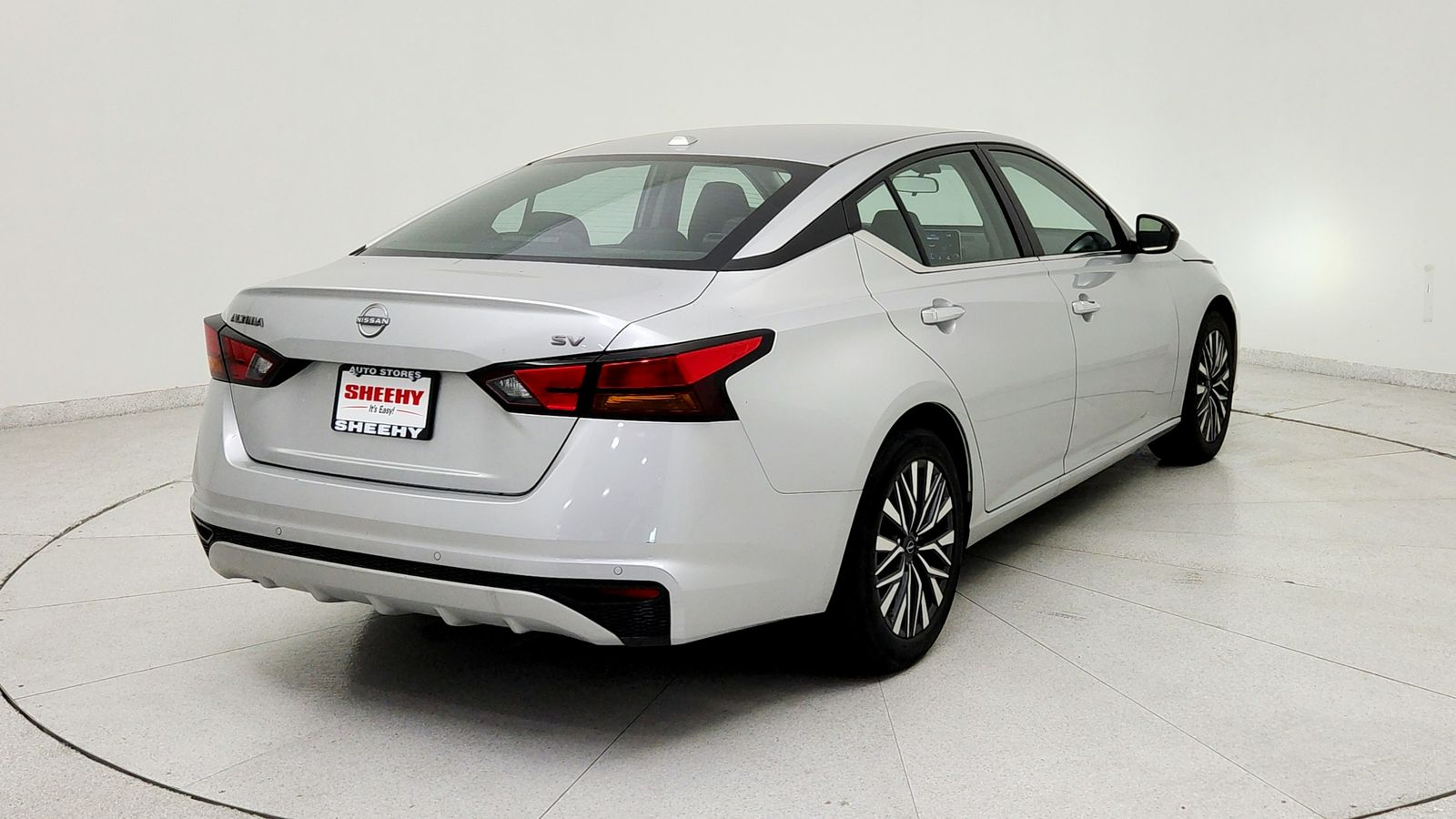 Used 2024 Silver Nissan 2.5 SV image 6