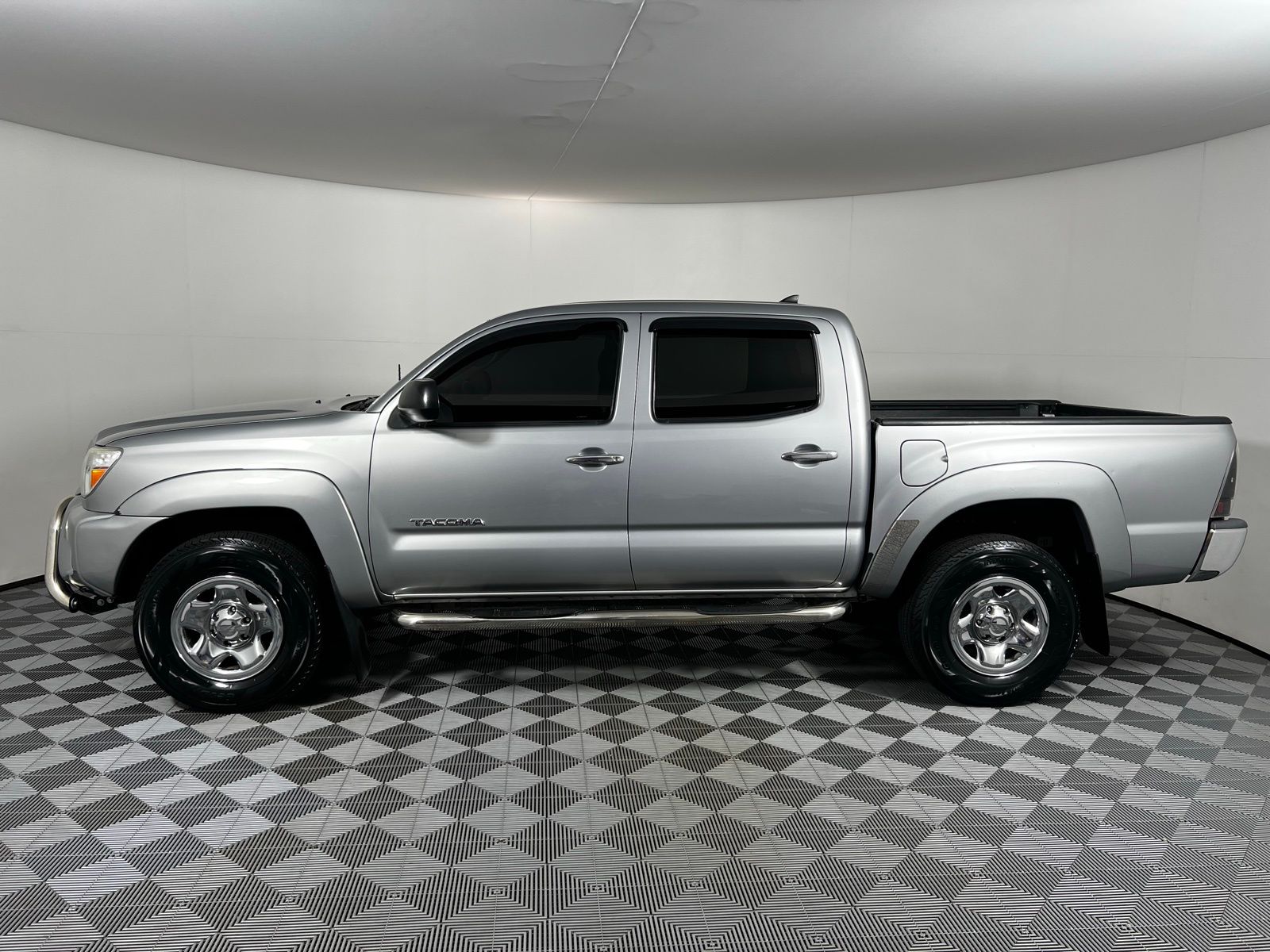 Thumbnail: 2014 Toyota Tacoma - 8