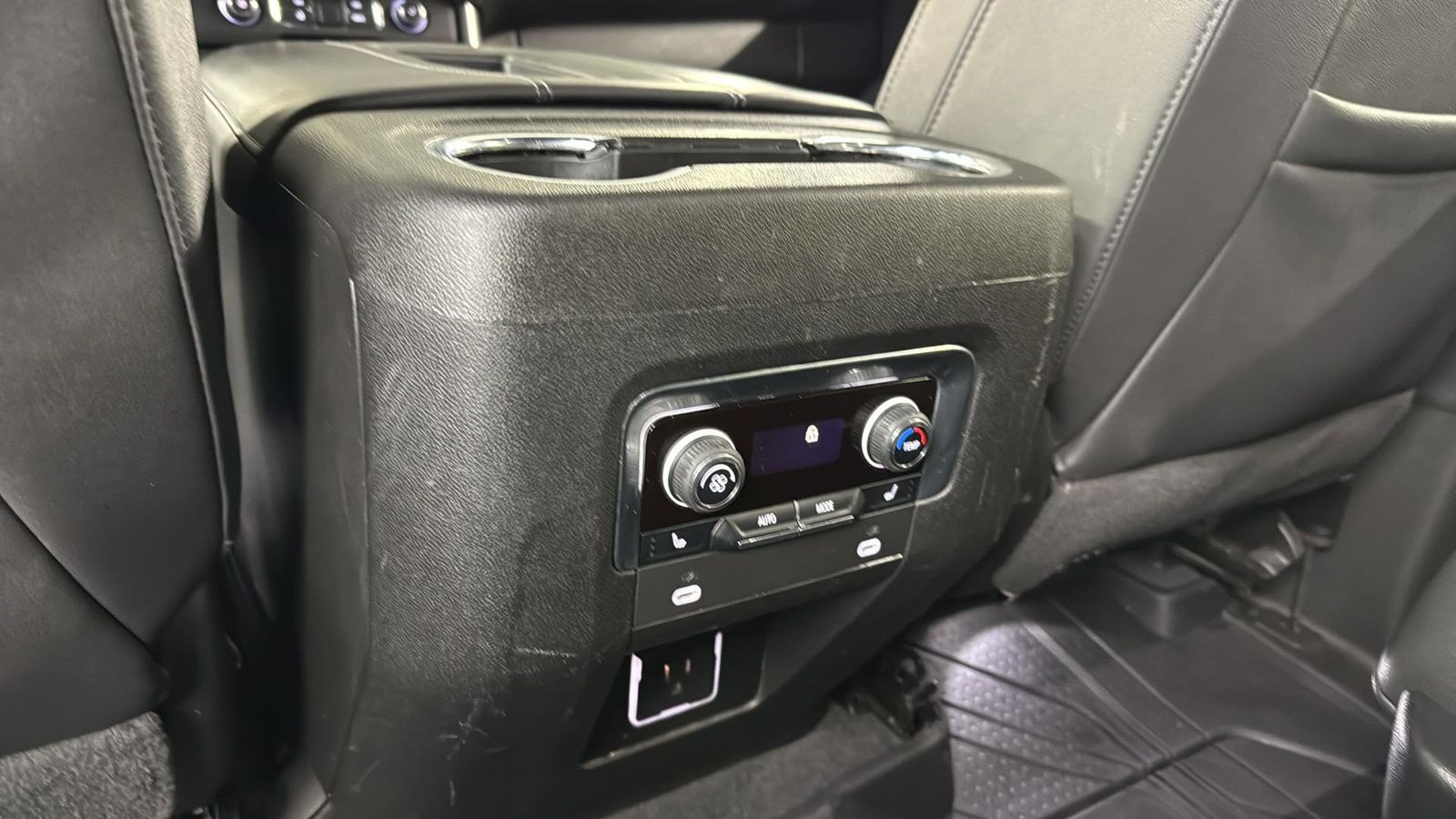 Used Car 2023 Chevrolet Suburban  Z71 For Sale Under $60,000 In Austin, Texas