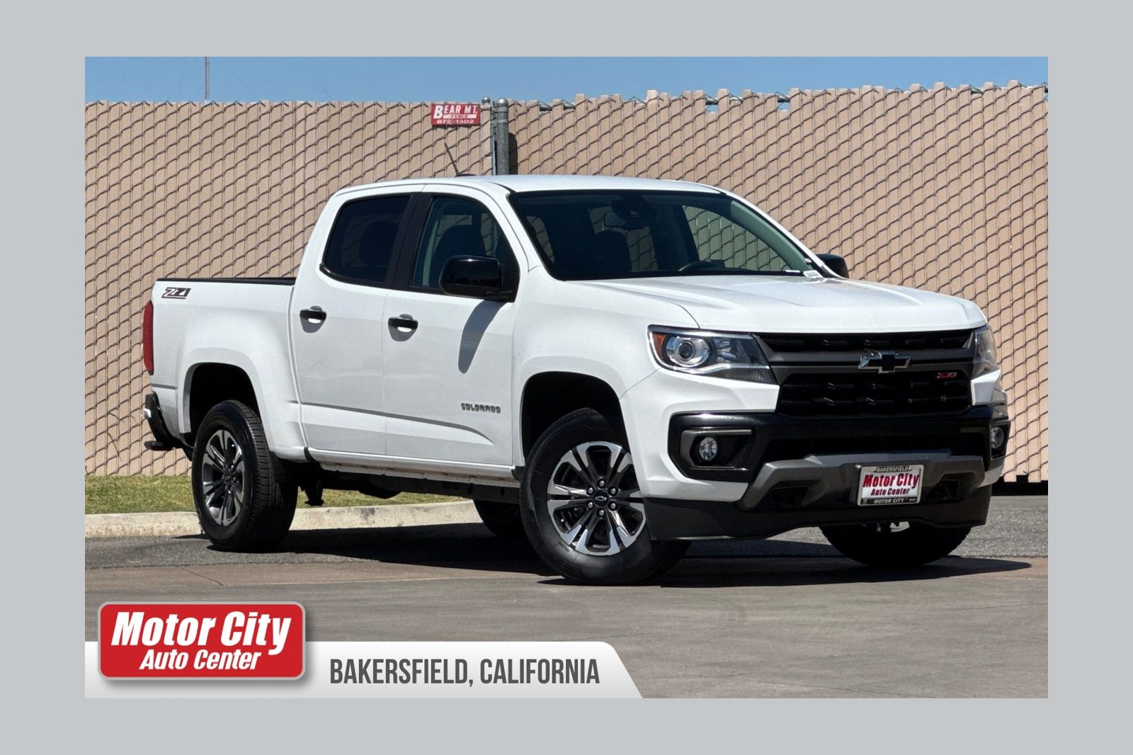 Summit White 2022 Chevrolet Colorado Pickup Truck 4X2 8-Speed Automatic