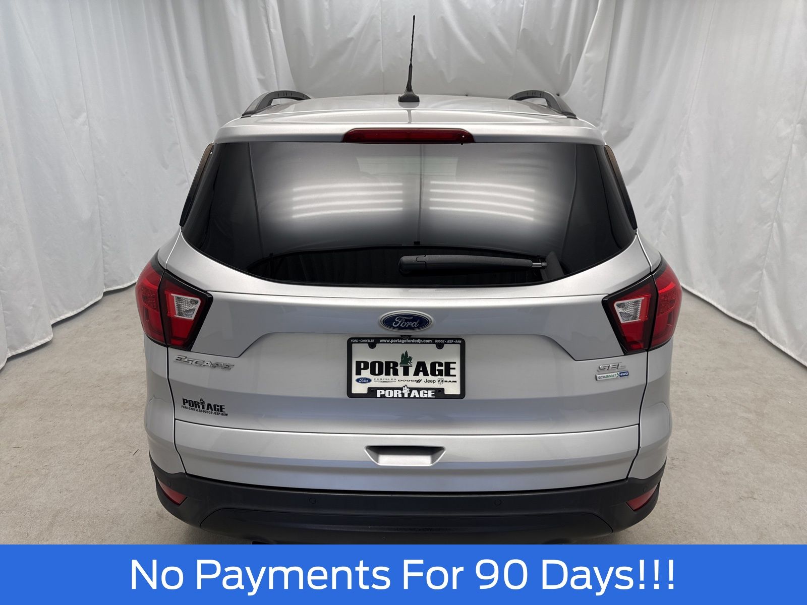 View vehicle photo 4