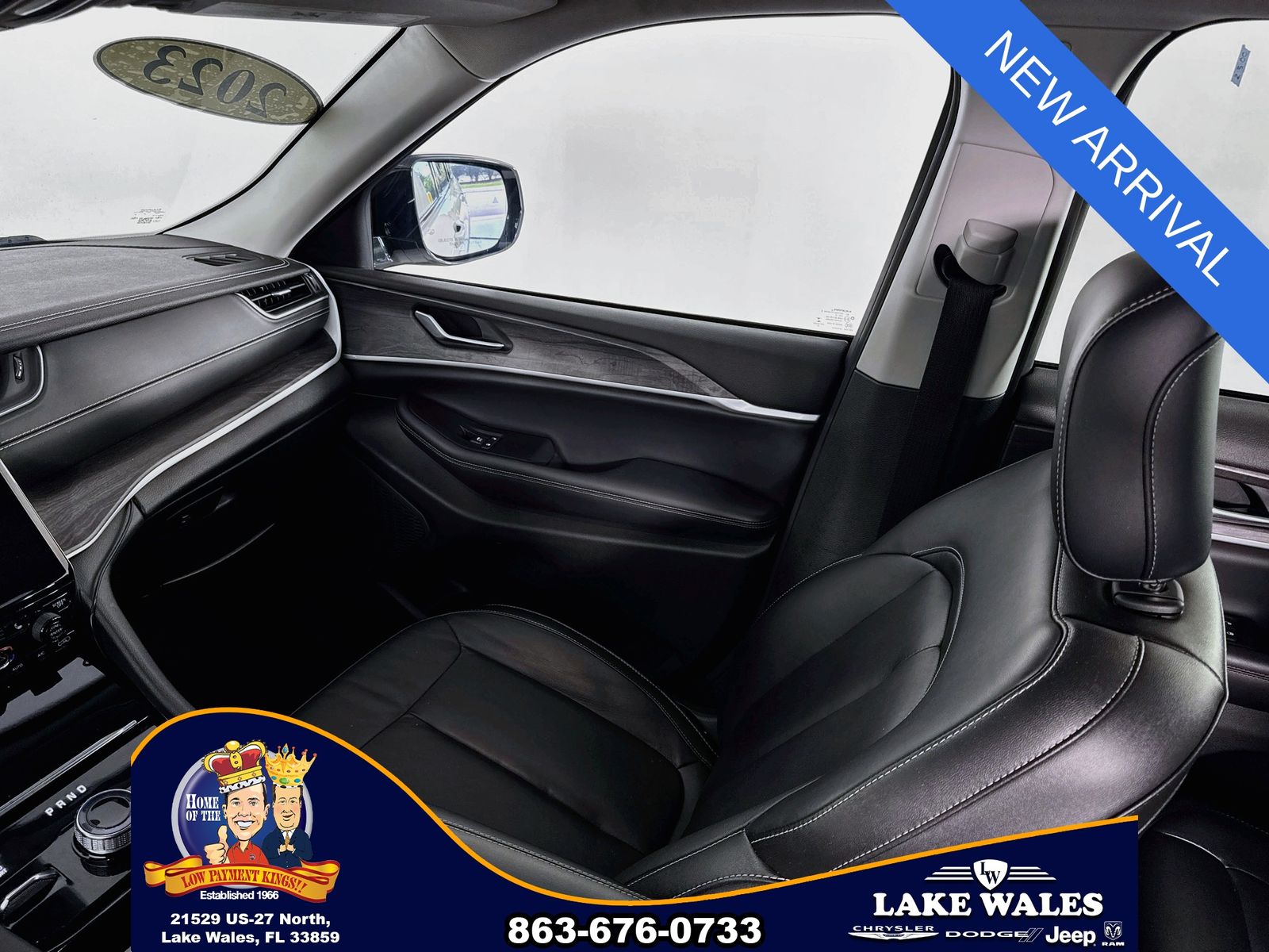 2023 Bright White Clearcoat Jeep Grand Cherokee Limited 4X4 SUV