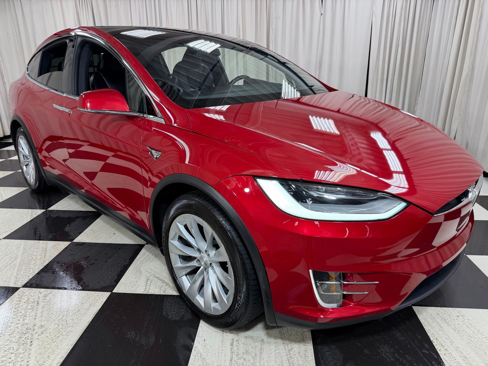 2021 Tesla Model X Long Range Plus's photo