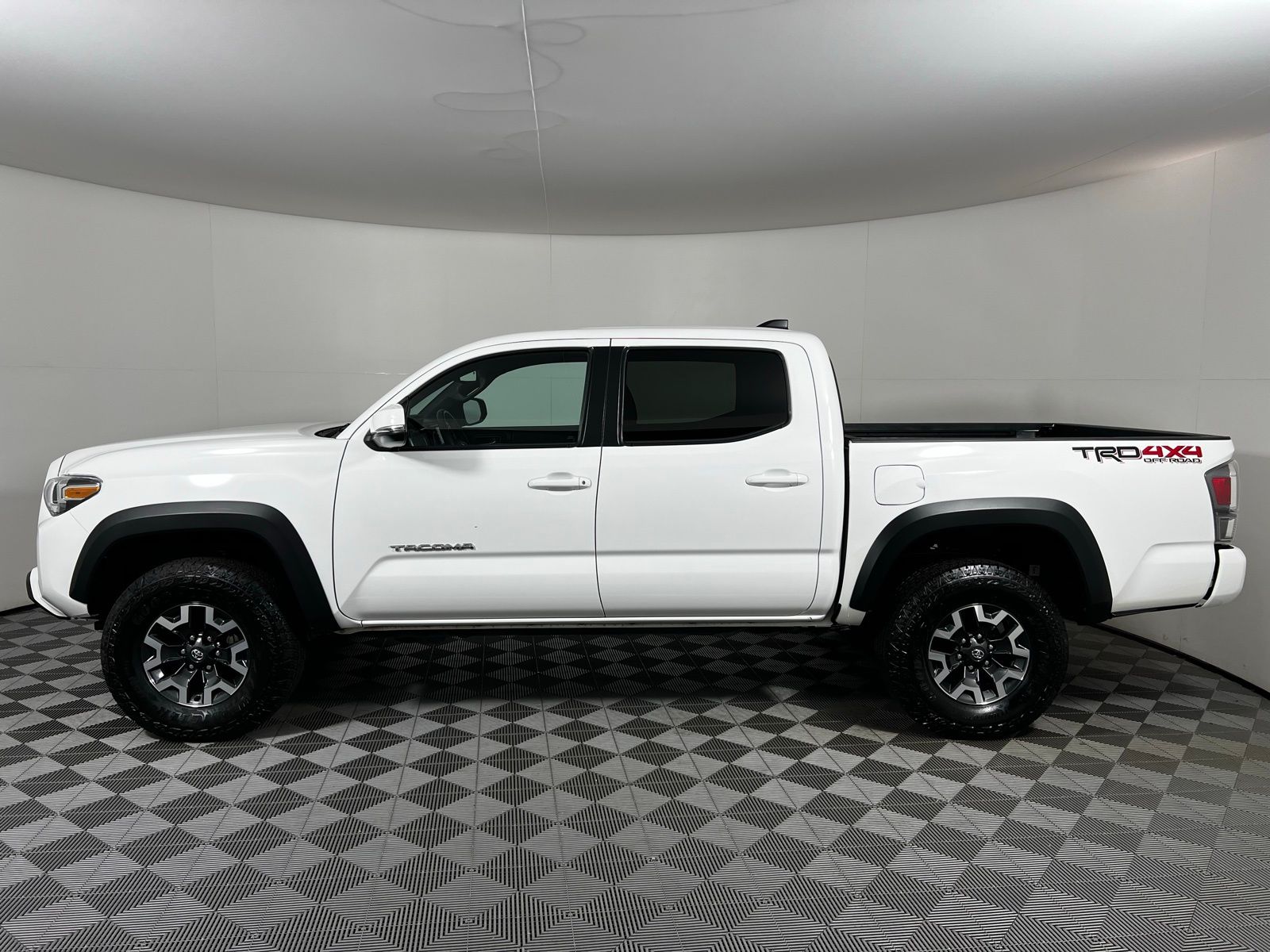 2023 Toyota Tacoma TRD Off-Road 8