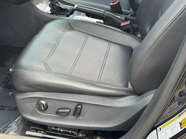 Used 2016  Volkswagen 1.8T SE image 28