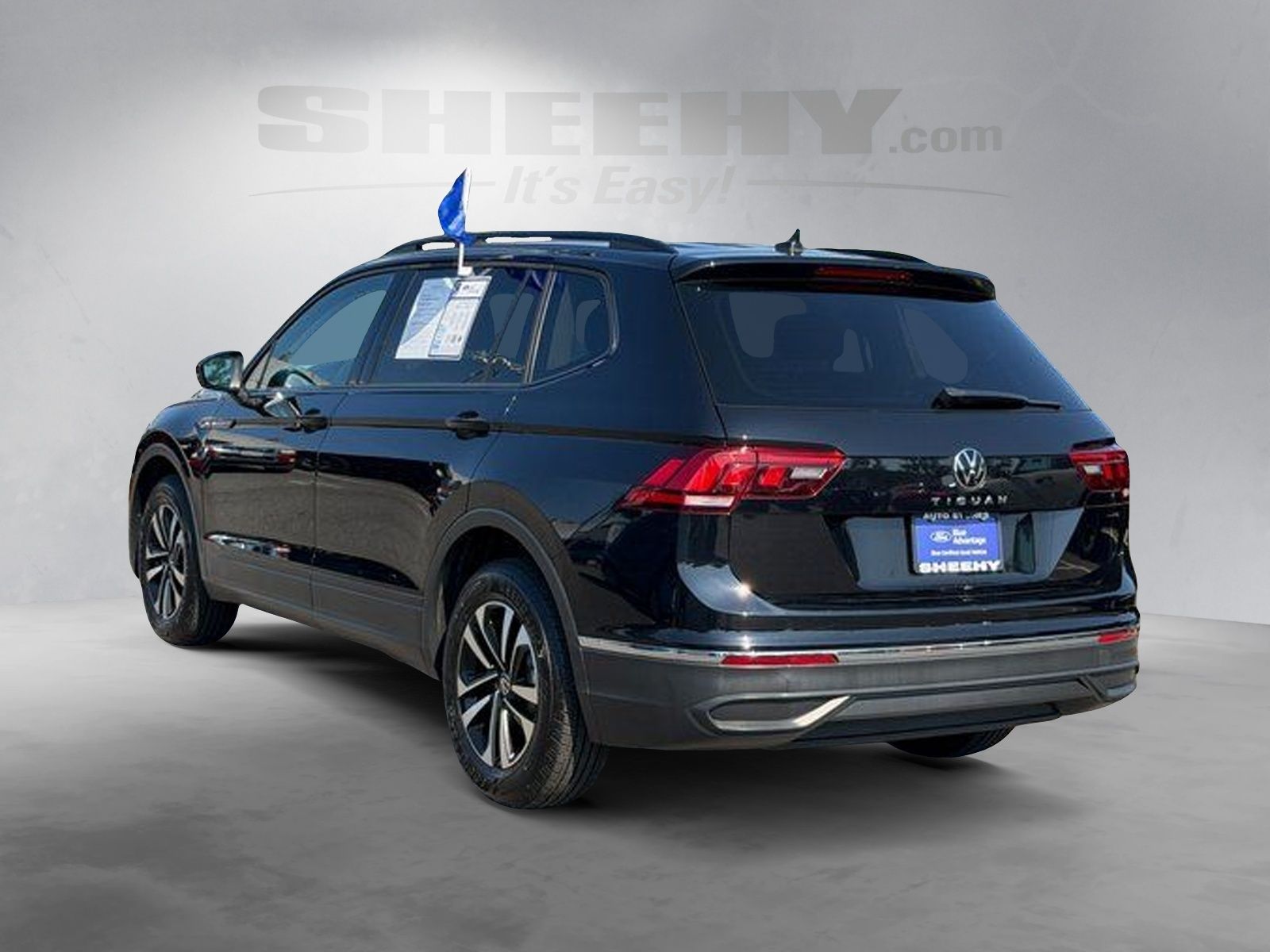 Used 2023 Deep Black Pearl Effect Volkswagen 2.0T S image 13