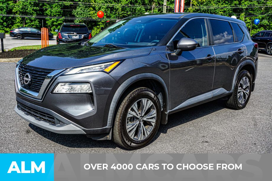 Used 2022 Gray Nissan SV image 2