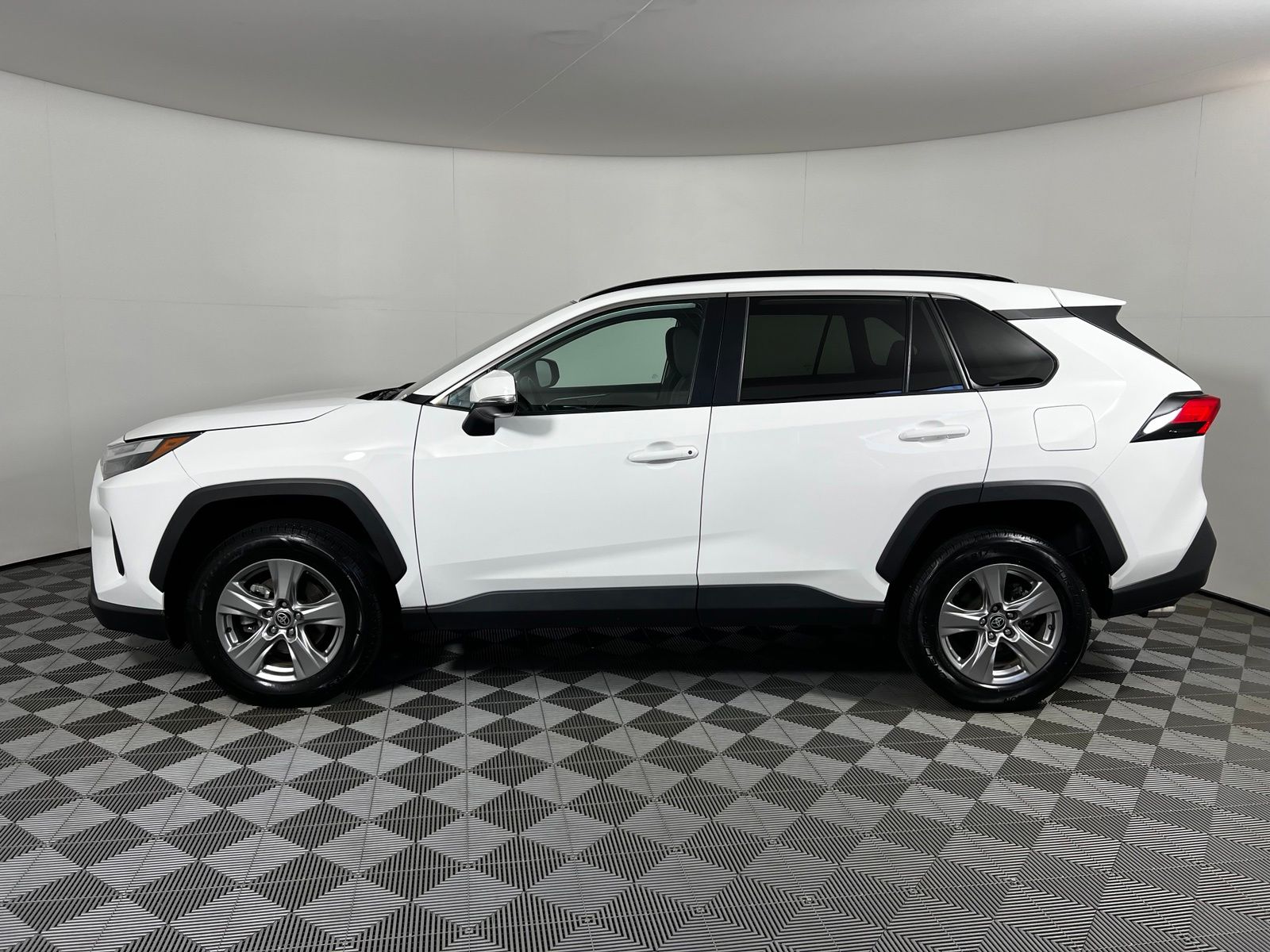 Thumbnail: 2024 Toyota RAV4 - 8