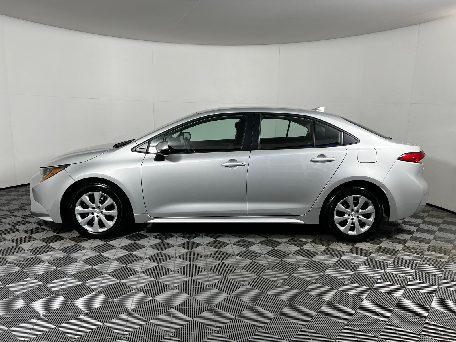 Thumbnail: 2023 Toyota Corolla - 8