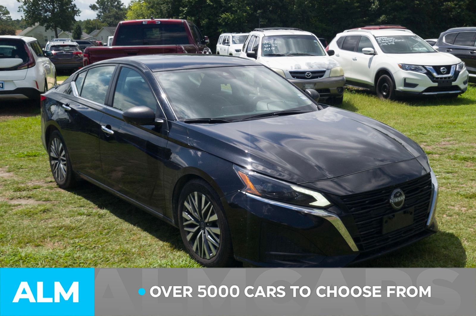 Used 2024 Super Black Nissan 2.5 SV image 2