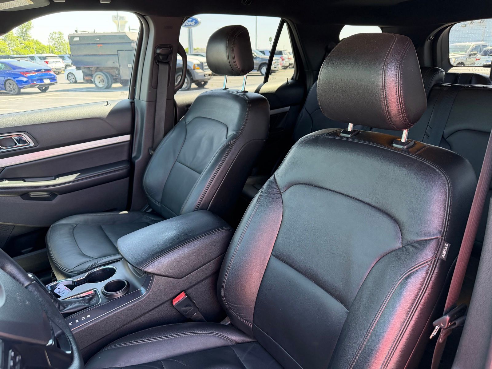 2017 Ford Explorer image 13